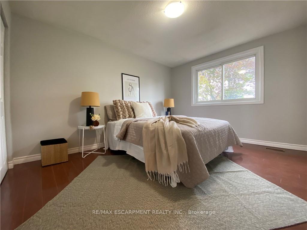 3 Bedrooms Condo at 1025 Upper Gage, Hamilton For sale