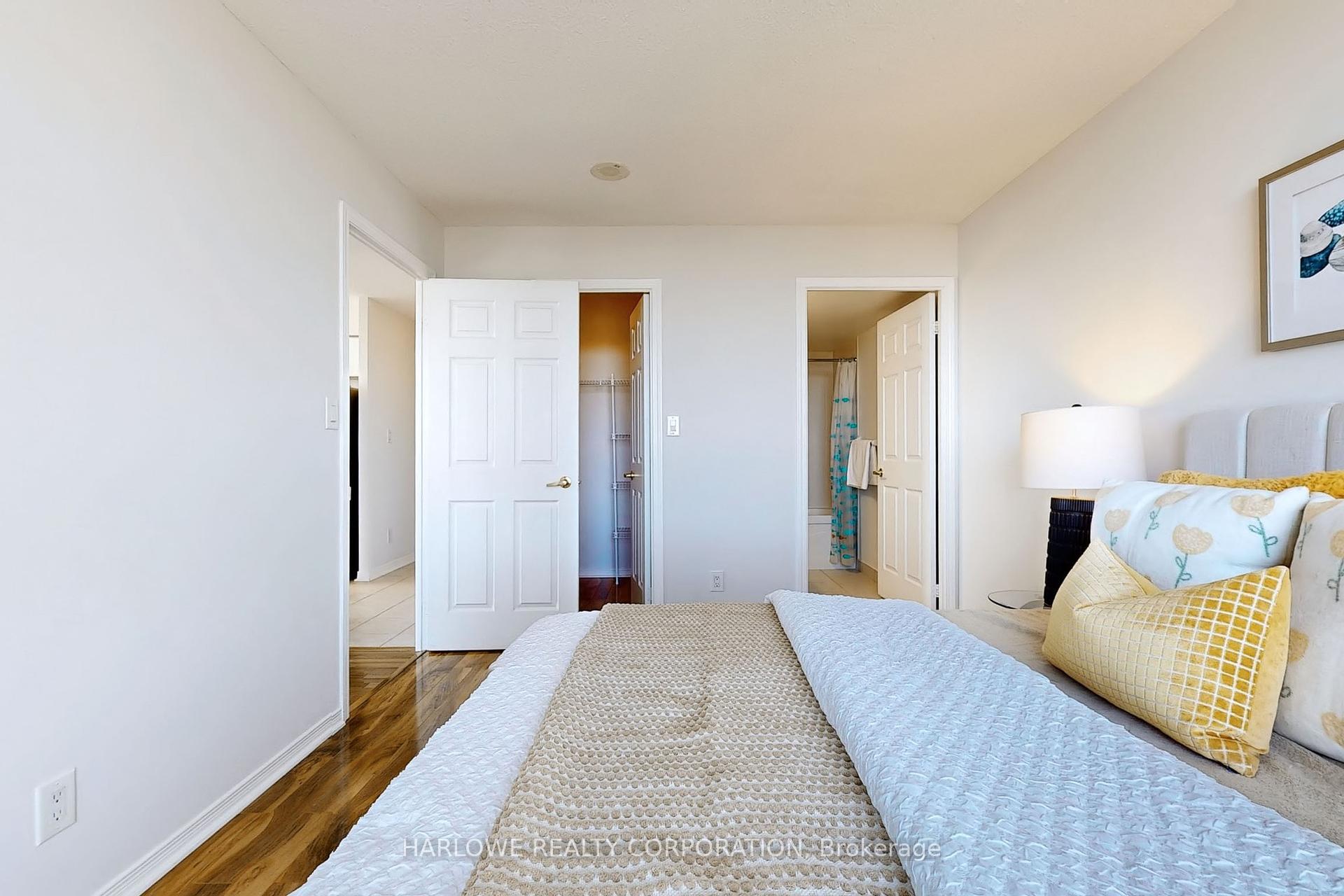 2 Bedrooms Condo at 4850 Glen Erin,  Mississauga For sale