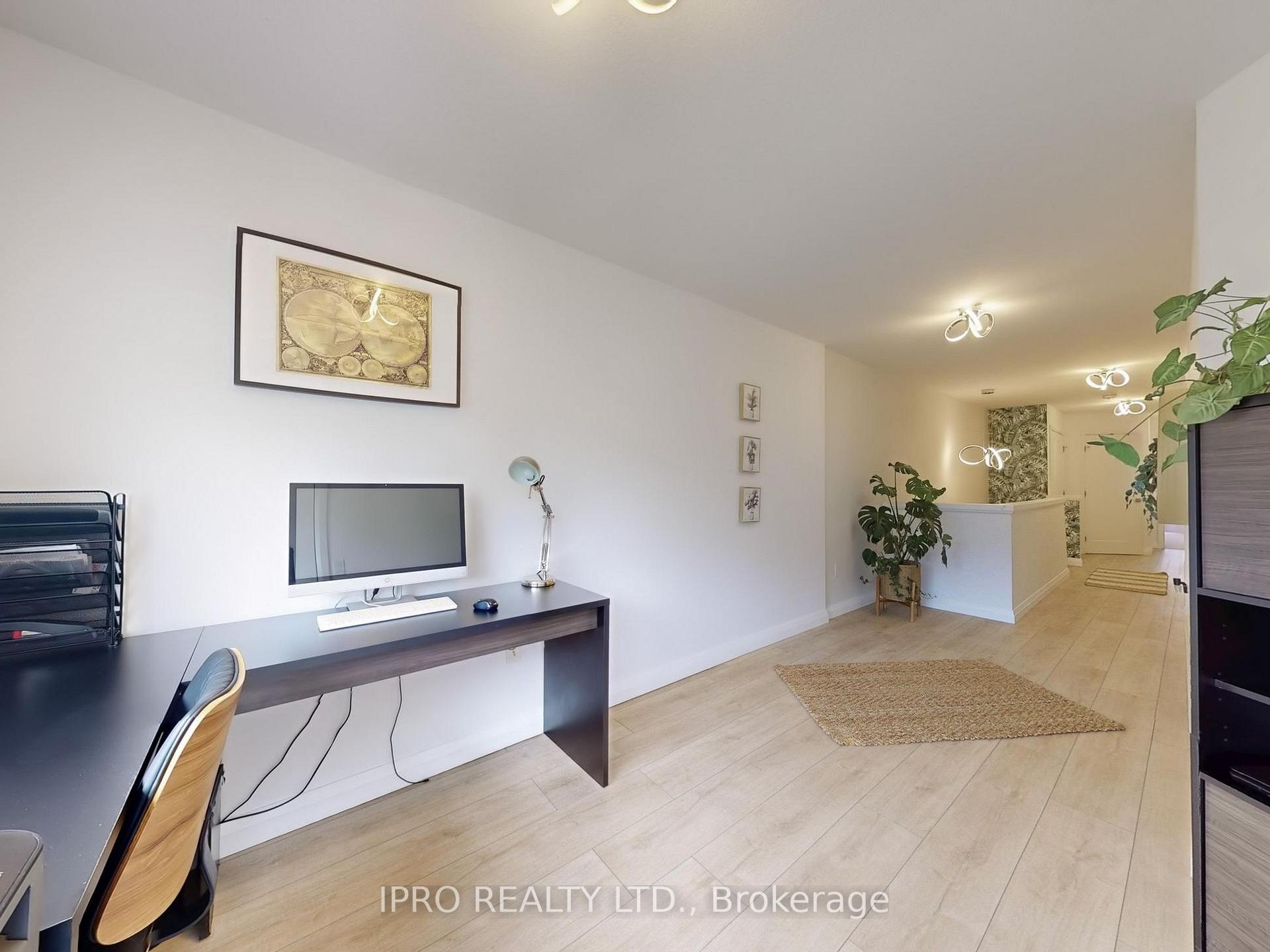 3 Bedrooms Condo at 35 Midhurst, Hamilton For sale