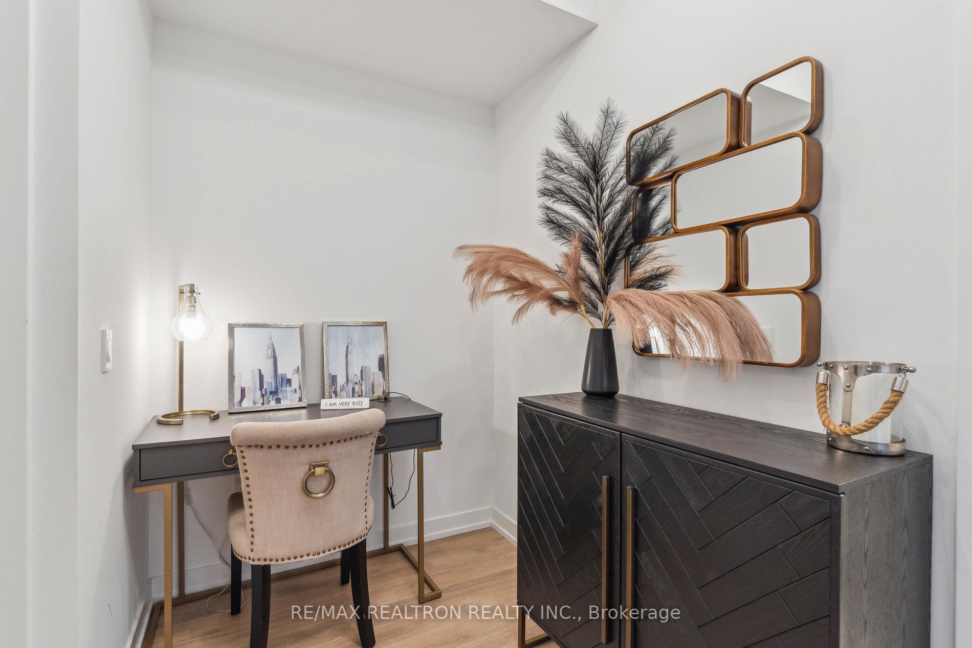2 Bedrooms Condo at 158 Front, Toronto For sale