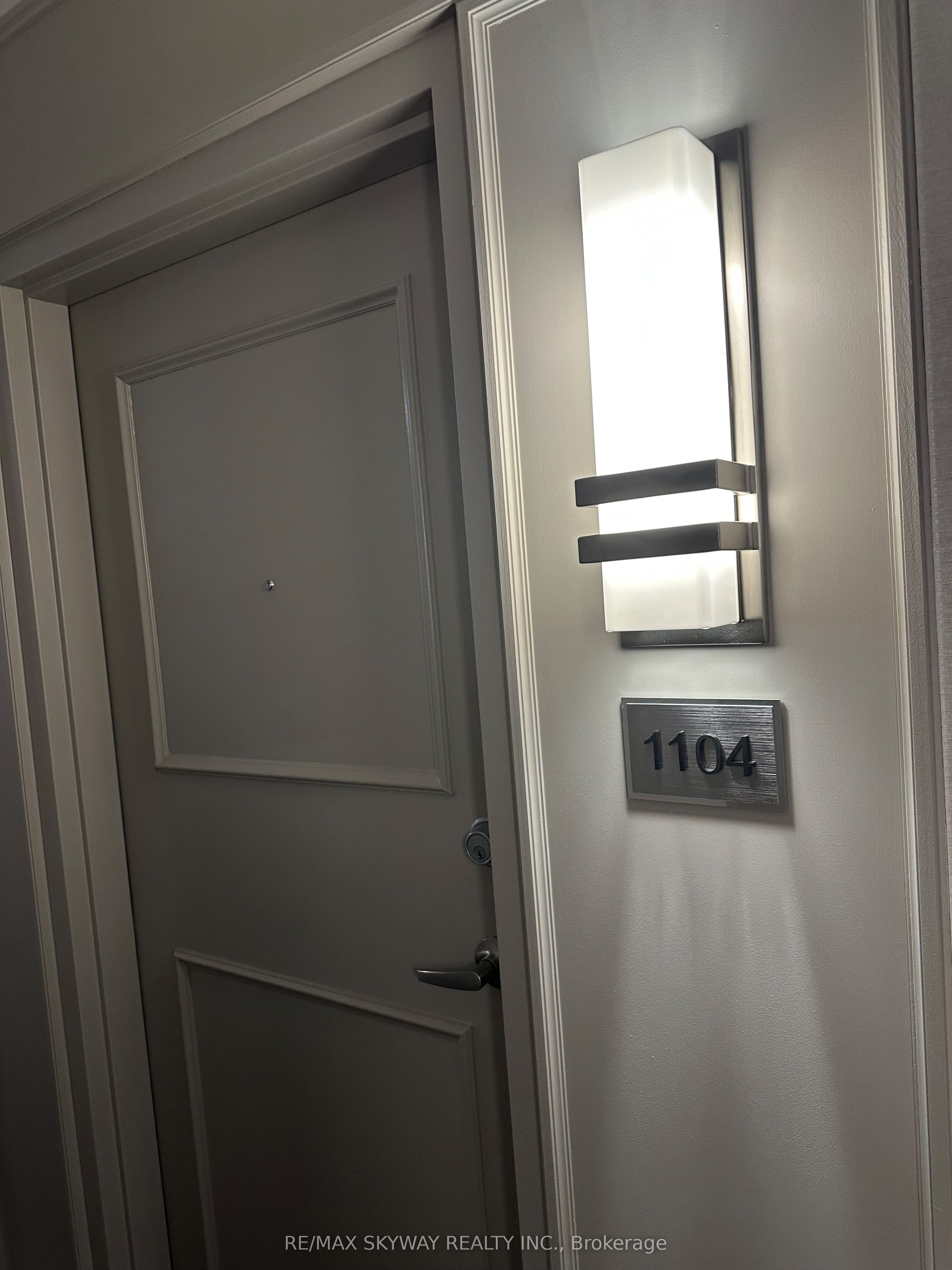 75 King Street E, #1104