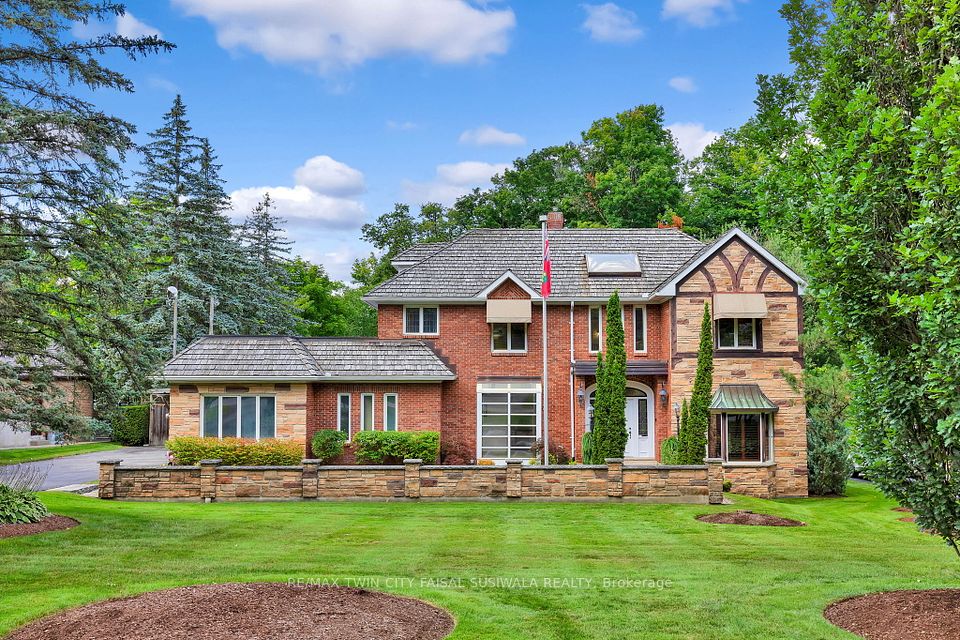 32 Maple Hill