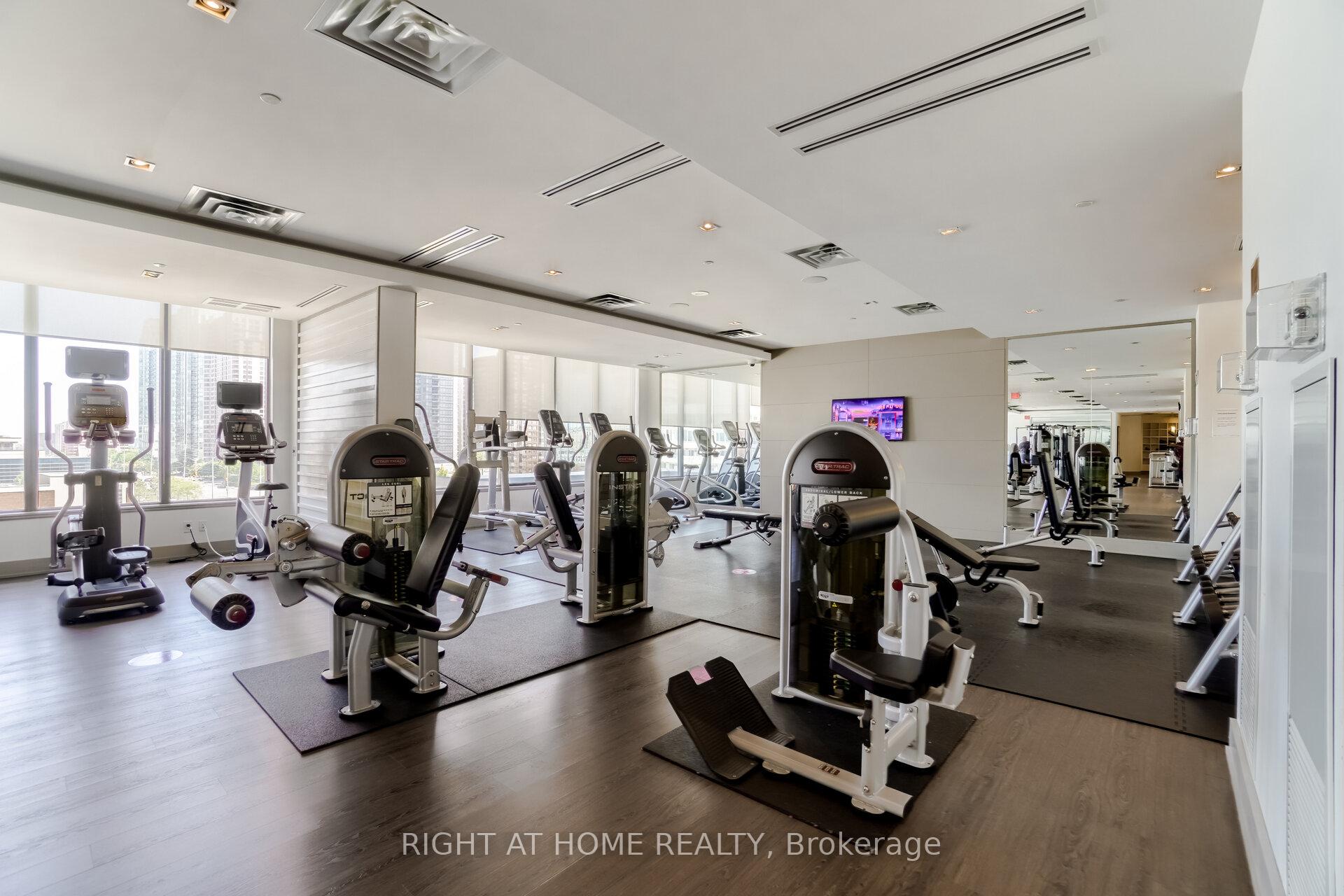 2 Bedrooms Condo at 4011 Brickstone, Mississauga For sale