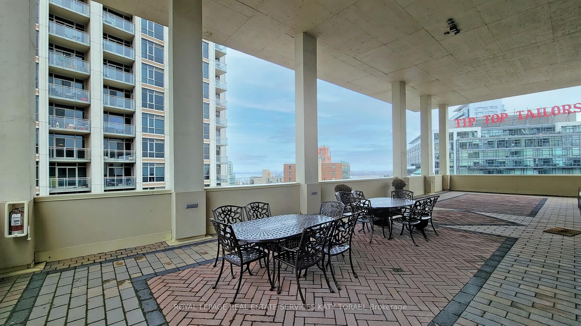3 Bedrooms Condo at 628 Fleet, Toronto For sale