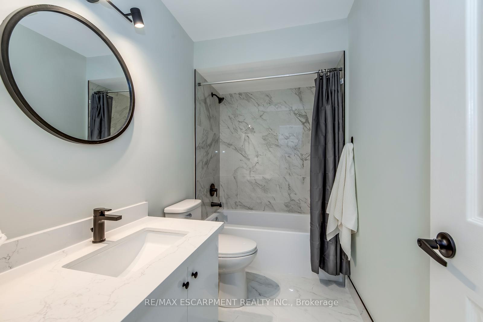 3 Bedrooms Condo at 2880 Headon Forest,  Burlington For sale