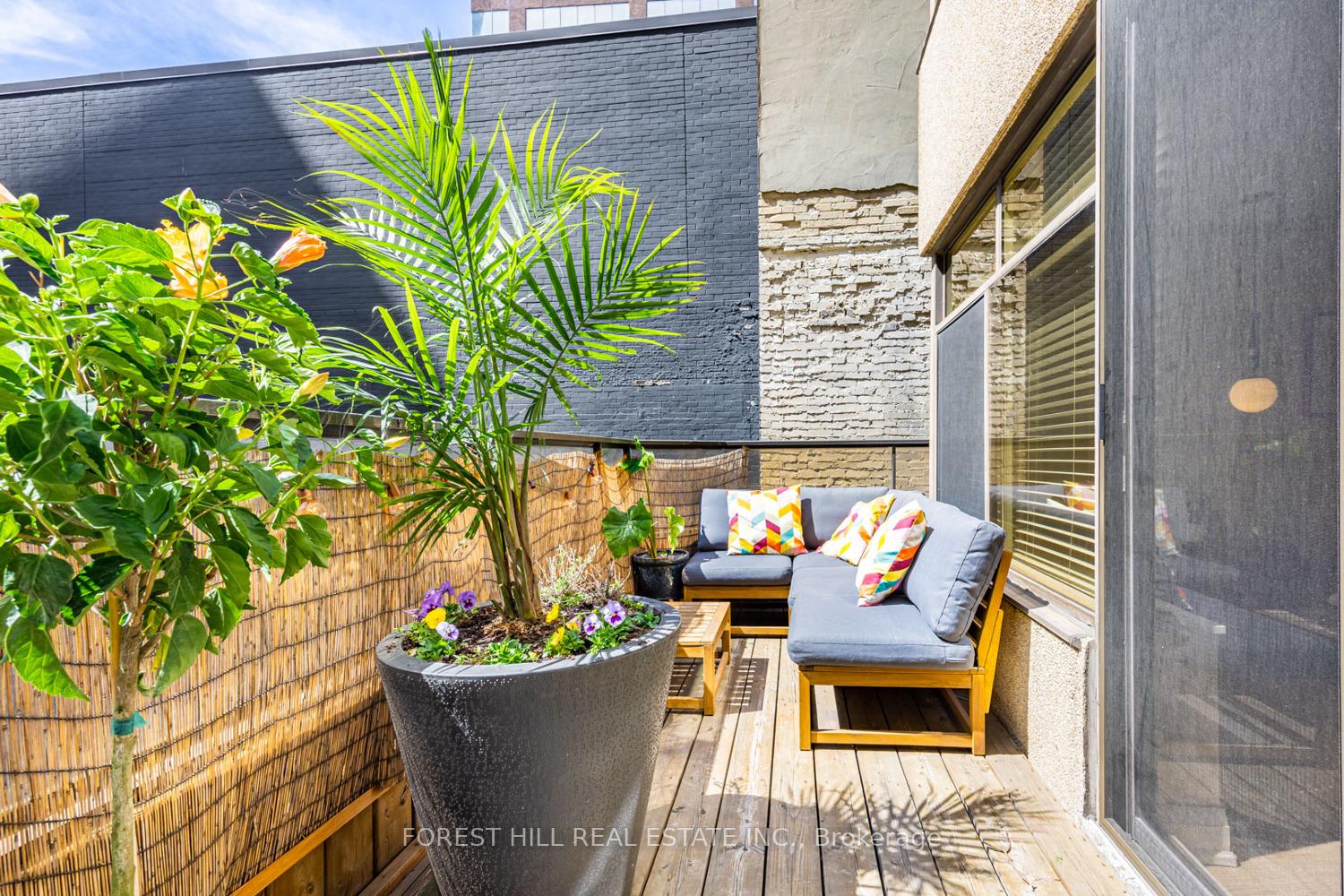 3 Bedrooms Condo at 900 Yonge, Toronto For sale