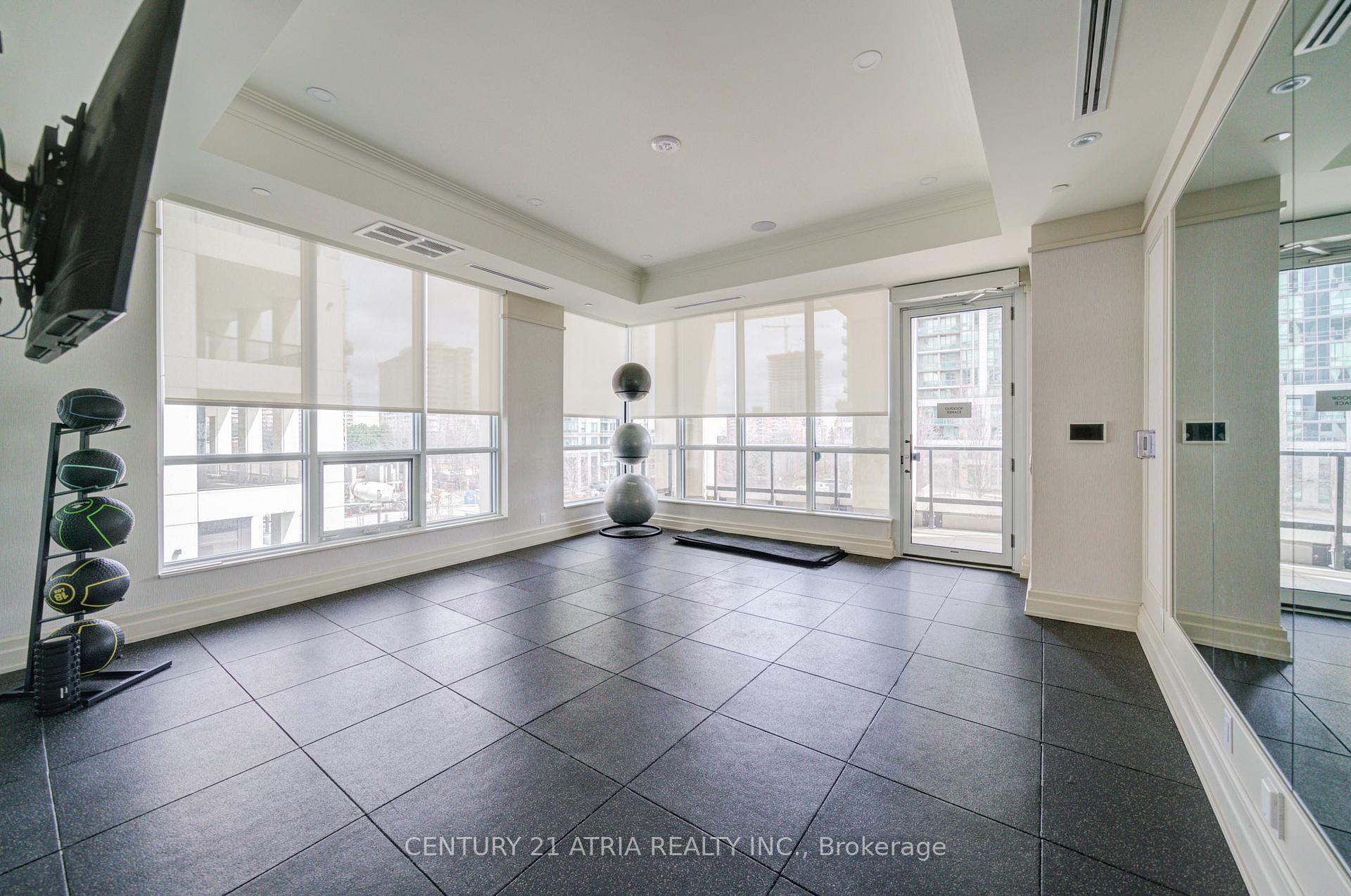 2 Bedrooms Condo at 36 Elm,  Mississauga For sale