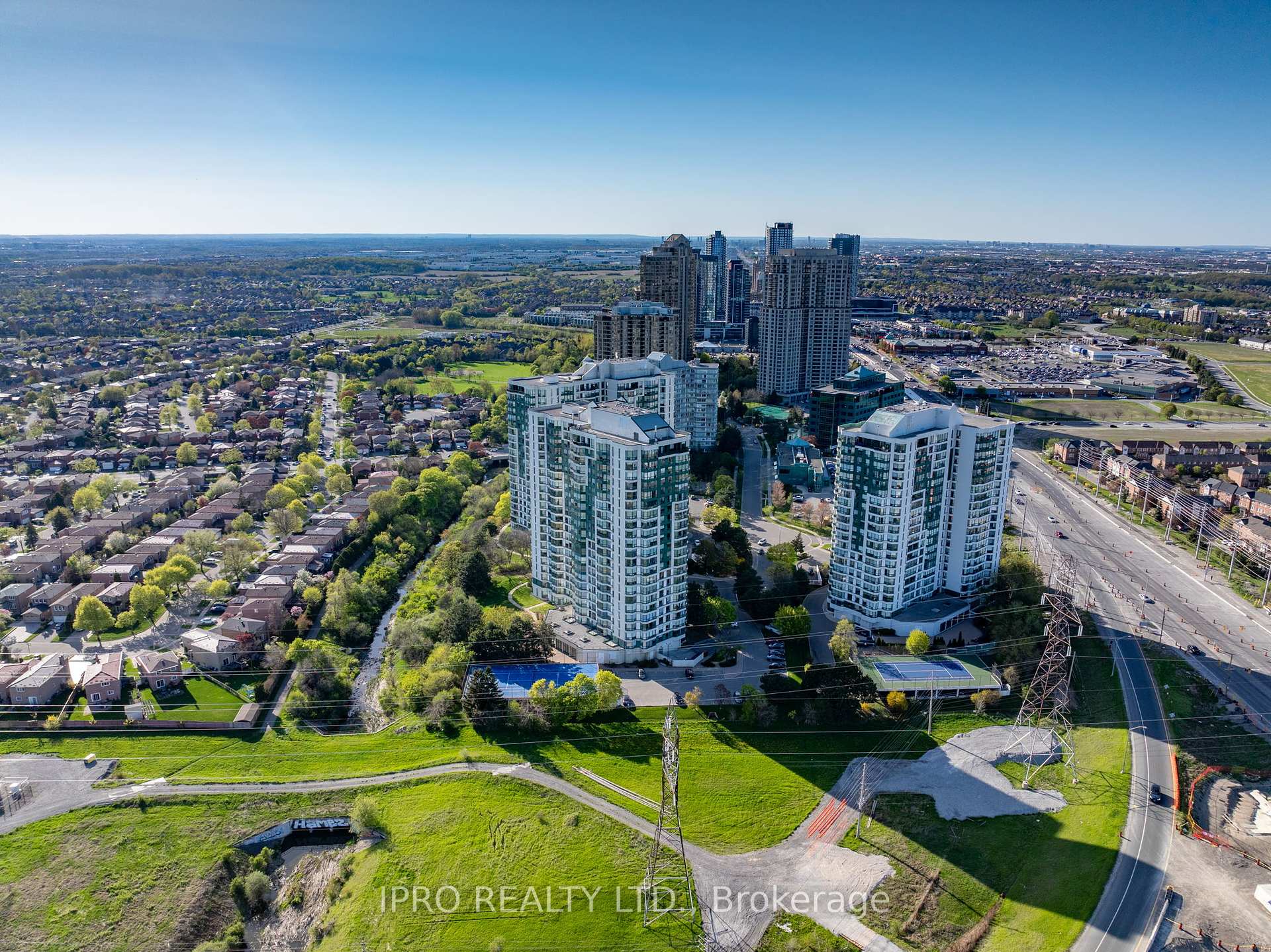2 Bedrooms Condo at 4460 Tucana, Mississauga For sale