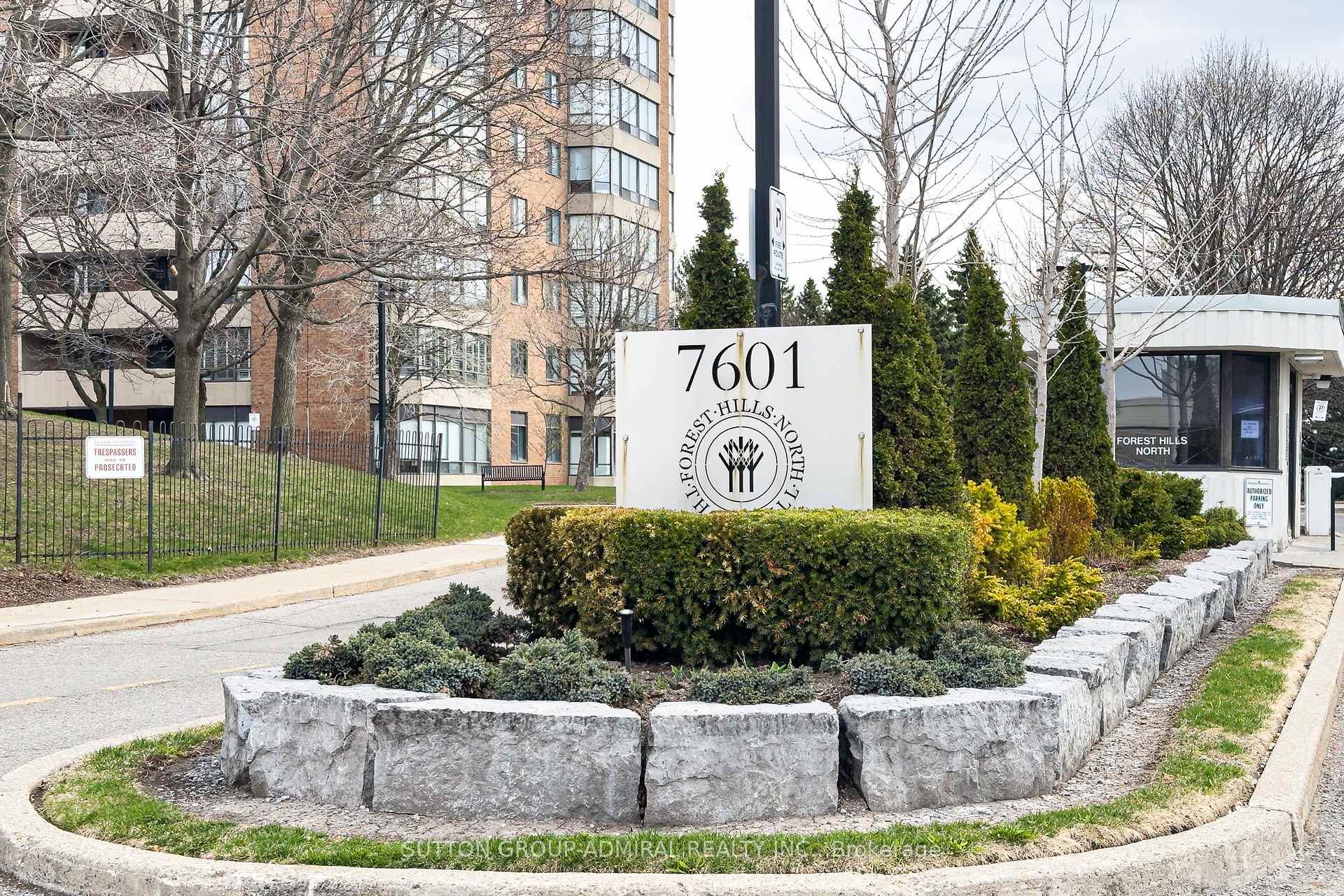 2 Bedrooms Condo at 7601 Bathurst, Vaughan For sale