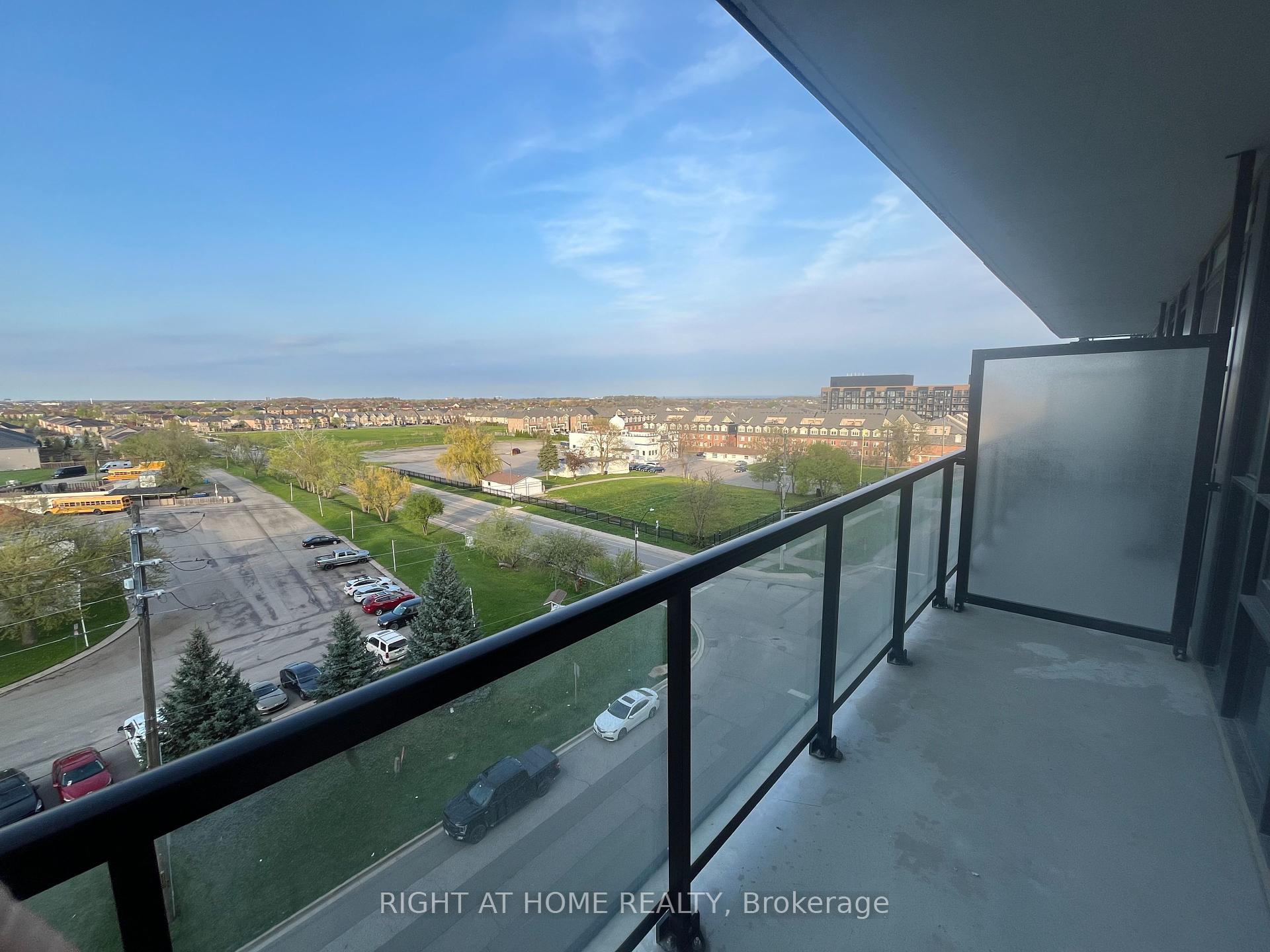 1 Bedroom Condo at 3005 Pine Glen, Oakville For sale