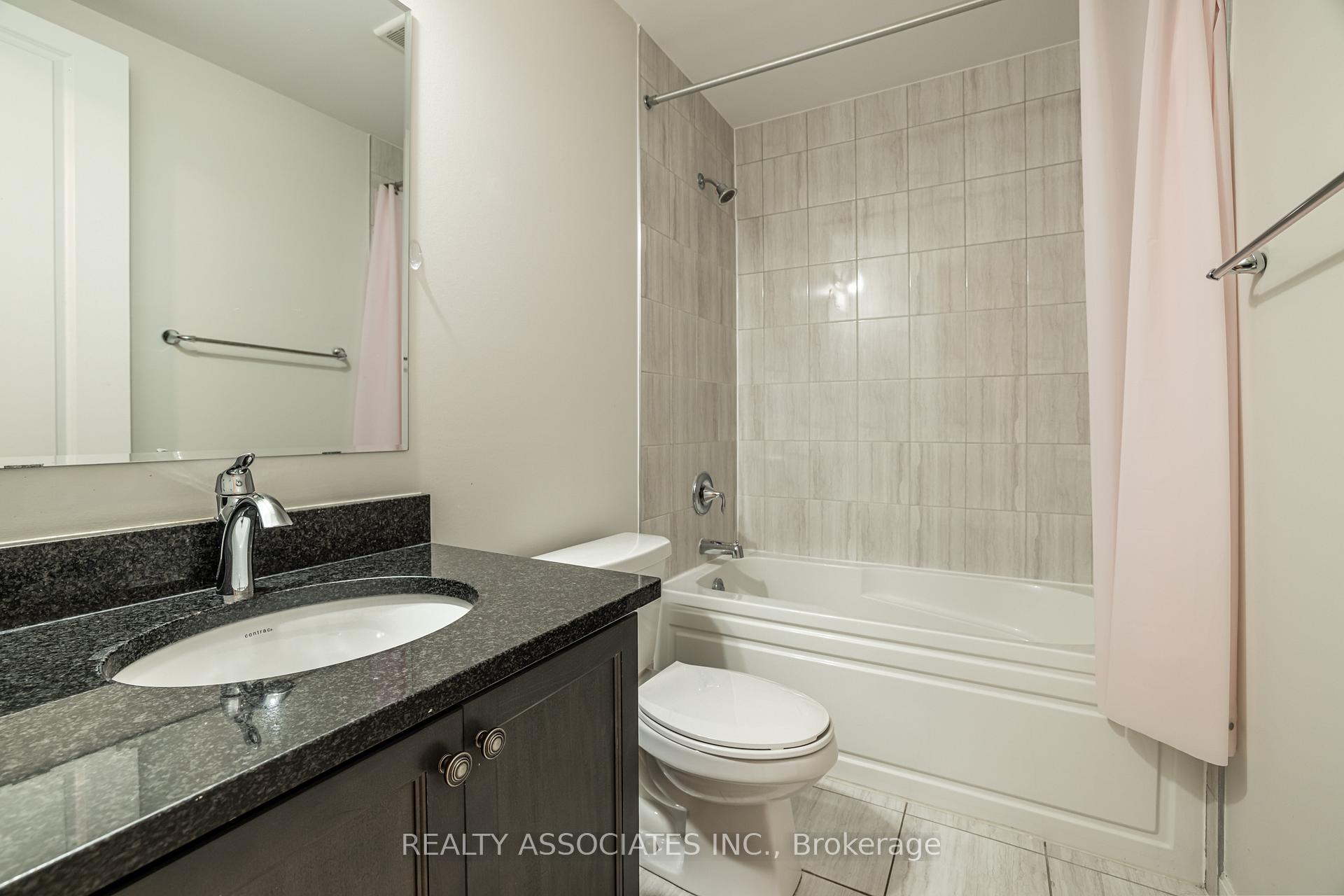 4 Bedrooms Condo at 133 Grovewood, Oakville For sale