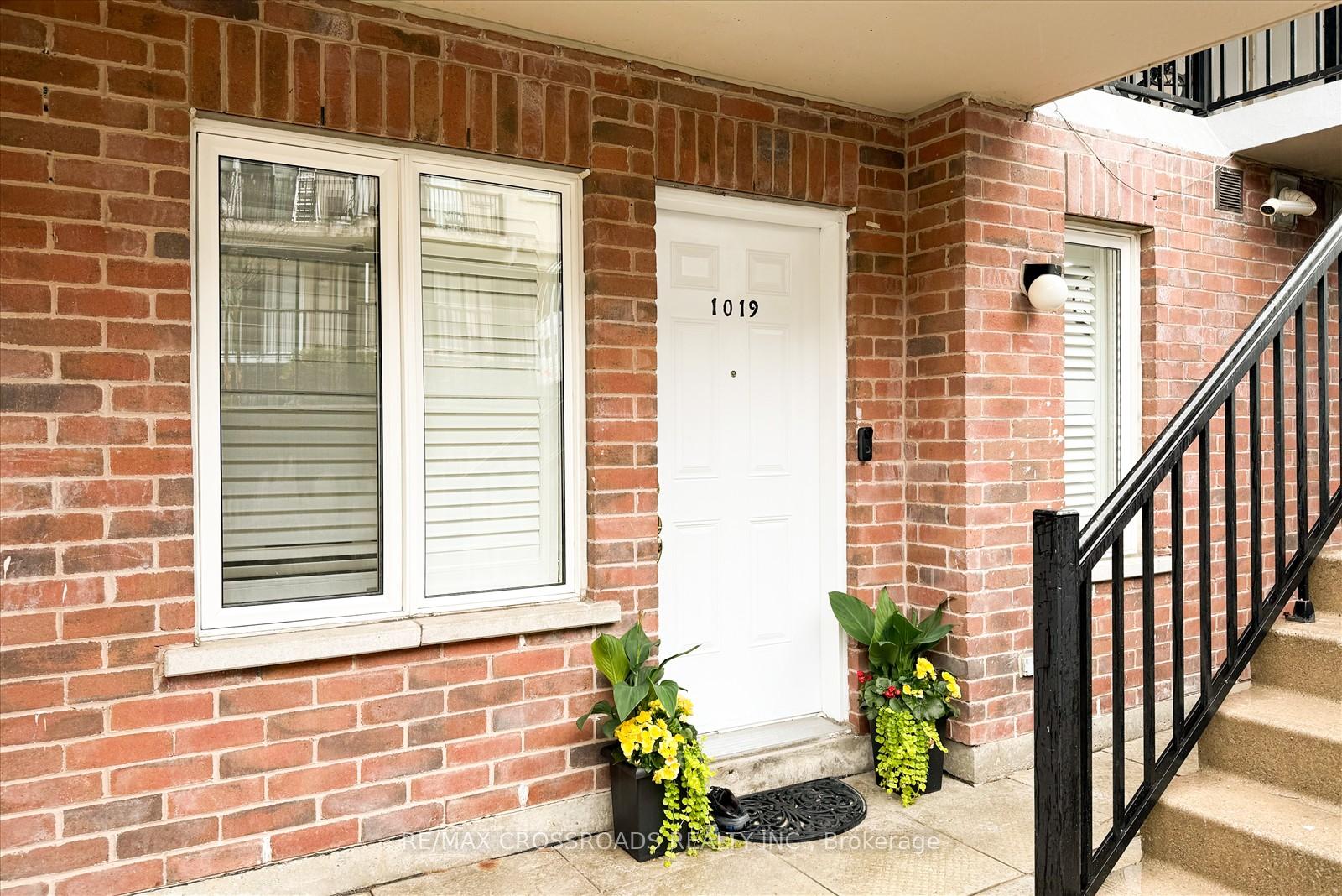 3 Bedrooms Condo at 3047 Finch, Toronto For sale