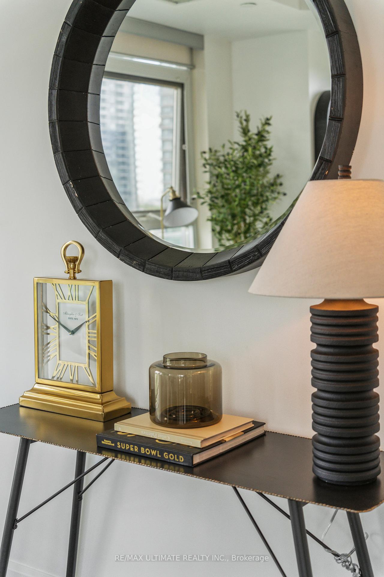 2 Bedrooms Condo at 33 Shore Breeze, Toronto For sale