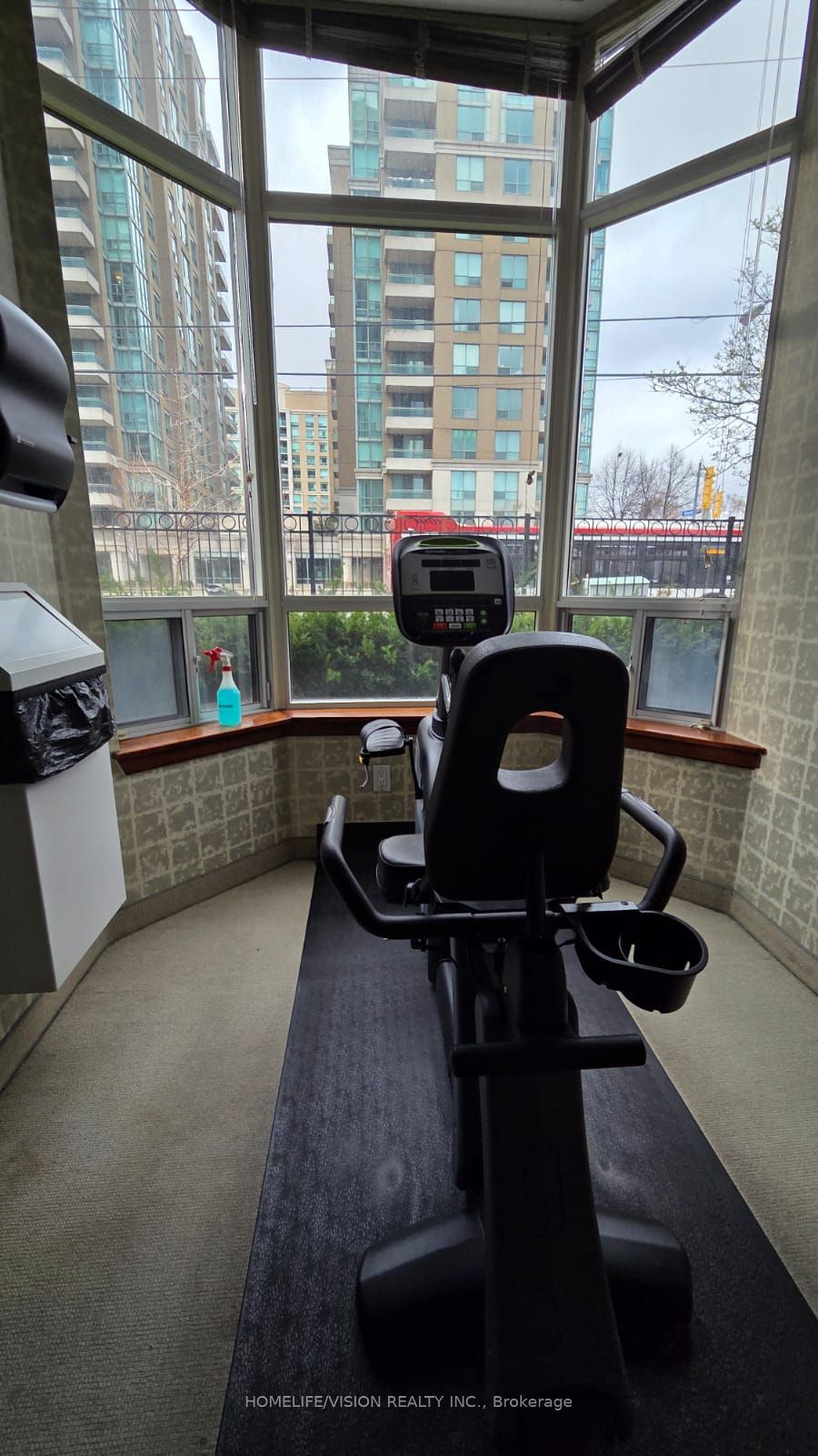 35 Finch Avenue E, #703