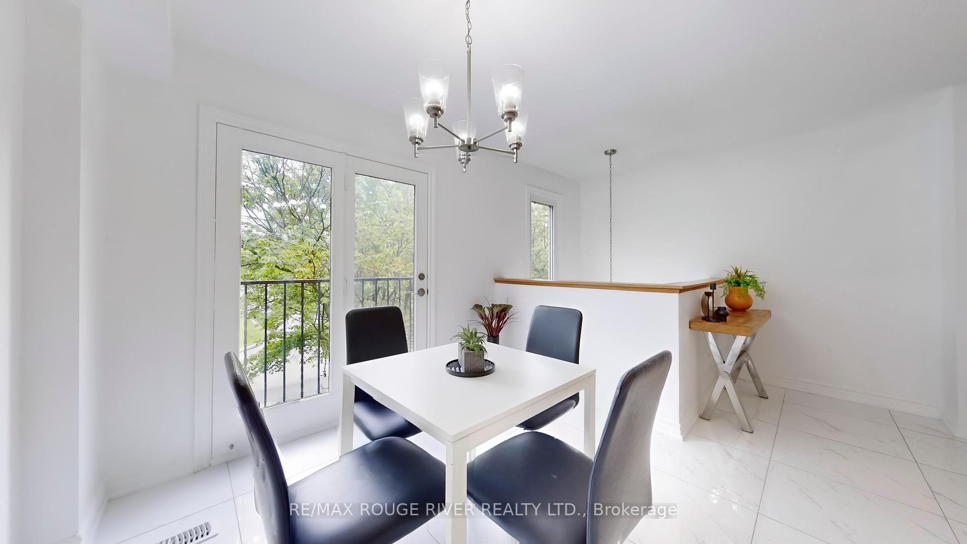 3 Bedrooms Condo at 2 Dowry, Toronto For sale