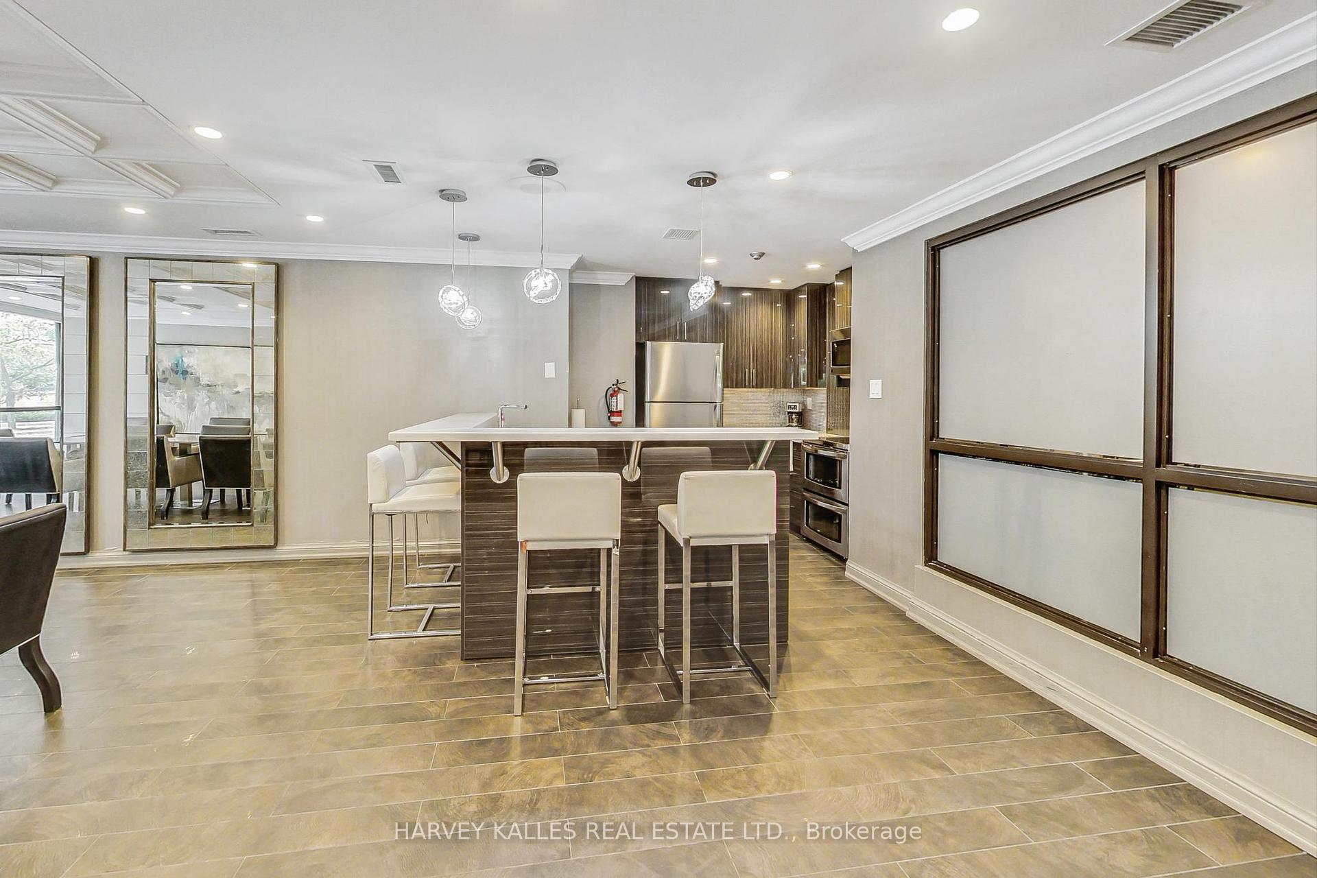 2 Bedrooms Condo at 33 Elmhurst, Toronto For sale