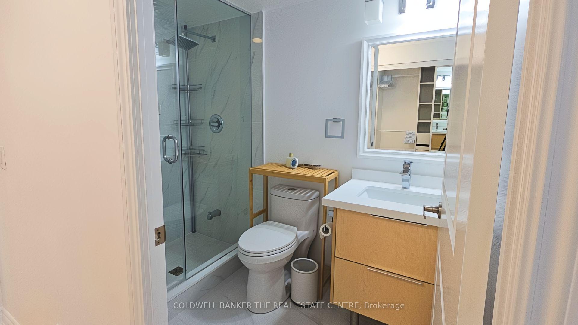 3 Bedrooms Condo at 50 Town Centre, Toronto For sale