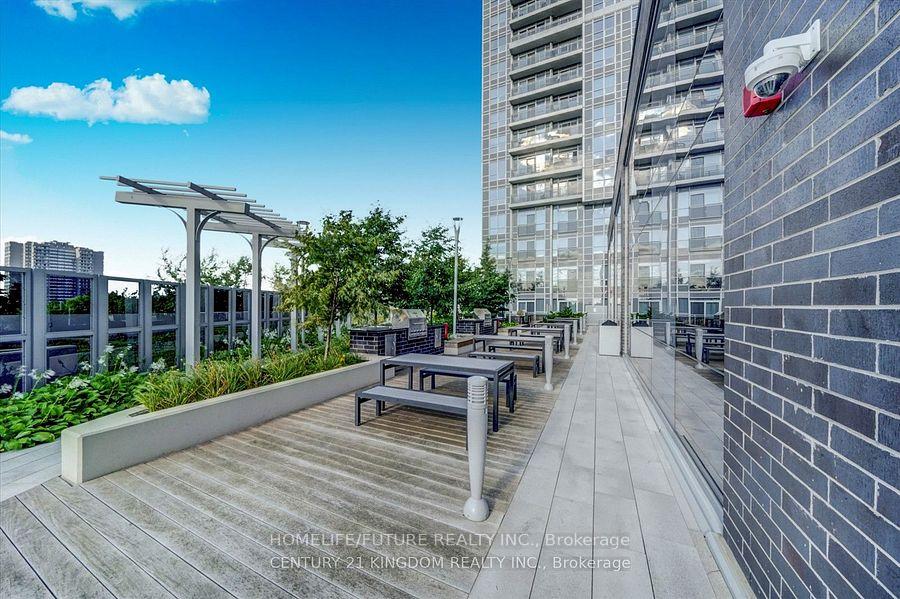 2 Bedrooms Condo at 275 Village Green, Toronto For sale