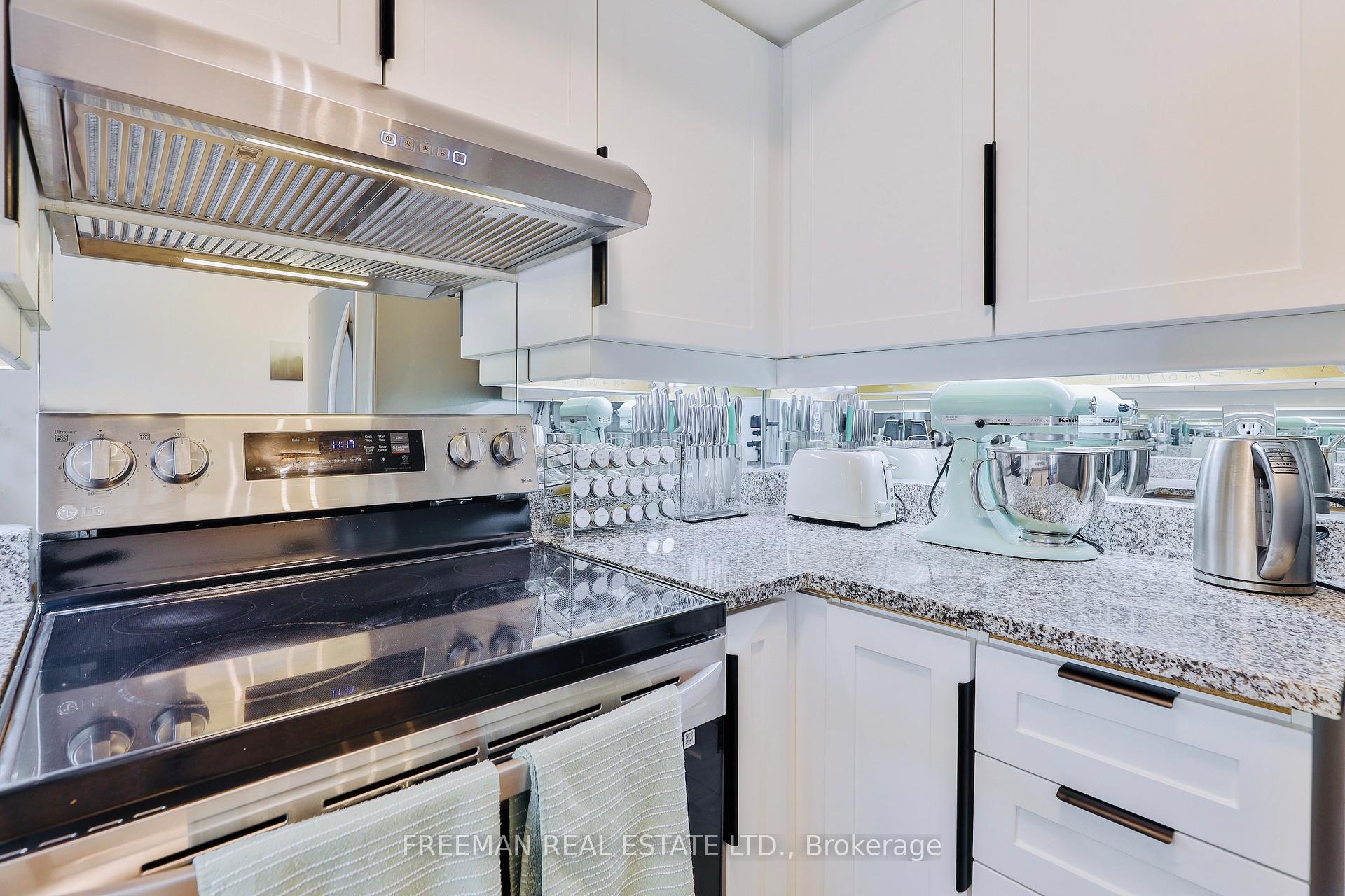 1 Bedroom Condo at 3 Rean Dr, Toronto For sale