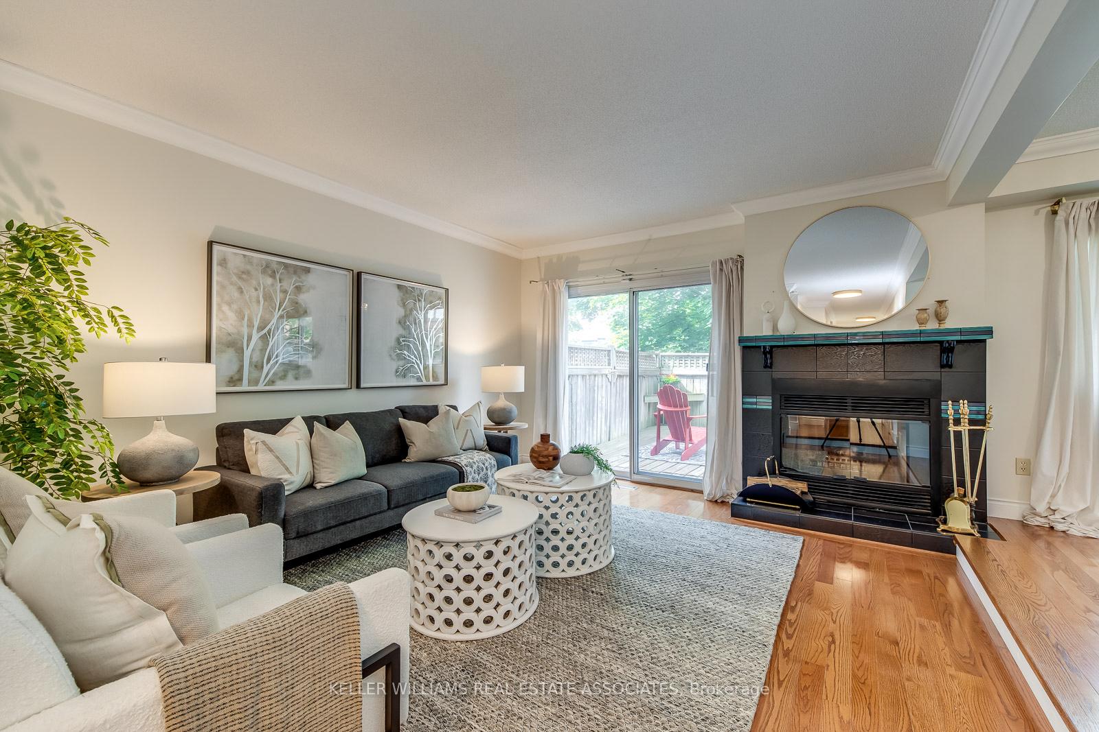 4 Bedrooms Condo at 3050 Orleans, Mississauga For sale