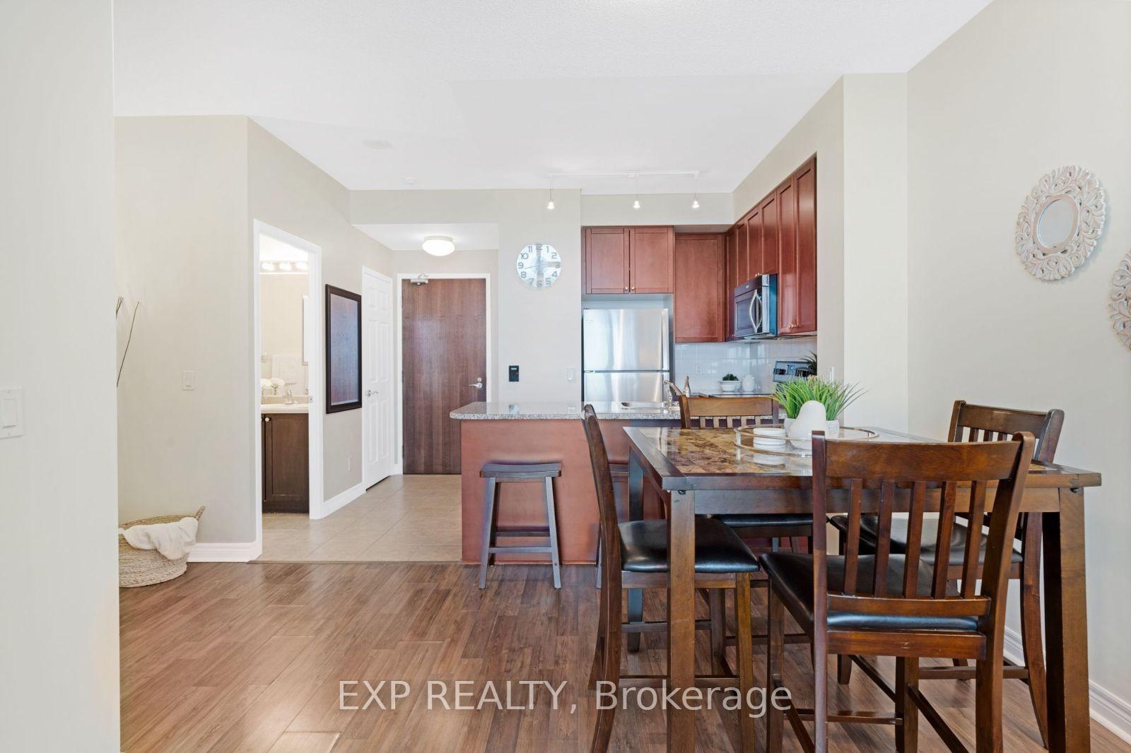 2 Bedrooms Condo at 339 Rathburn, Mississauga For sale