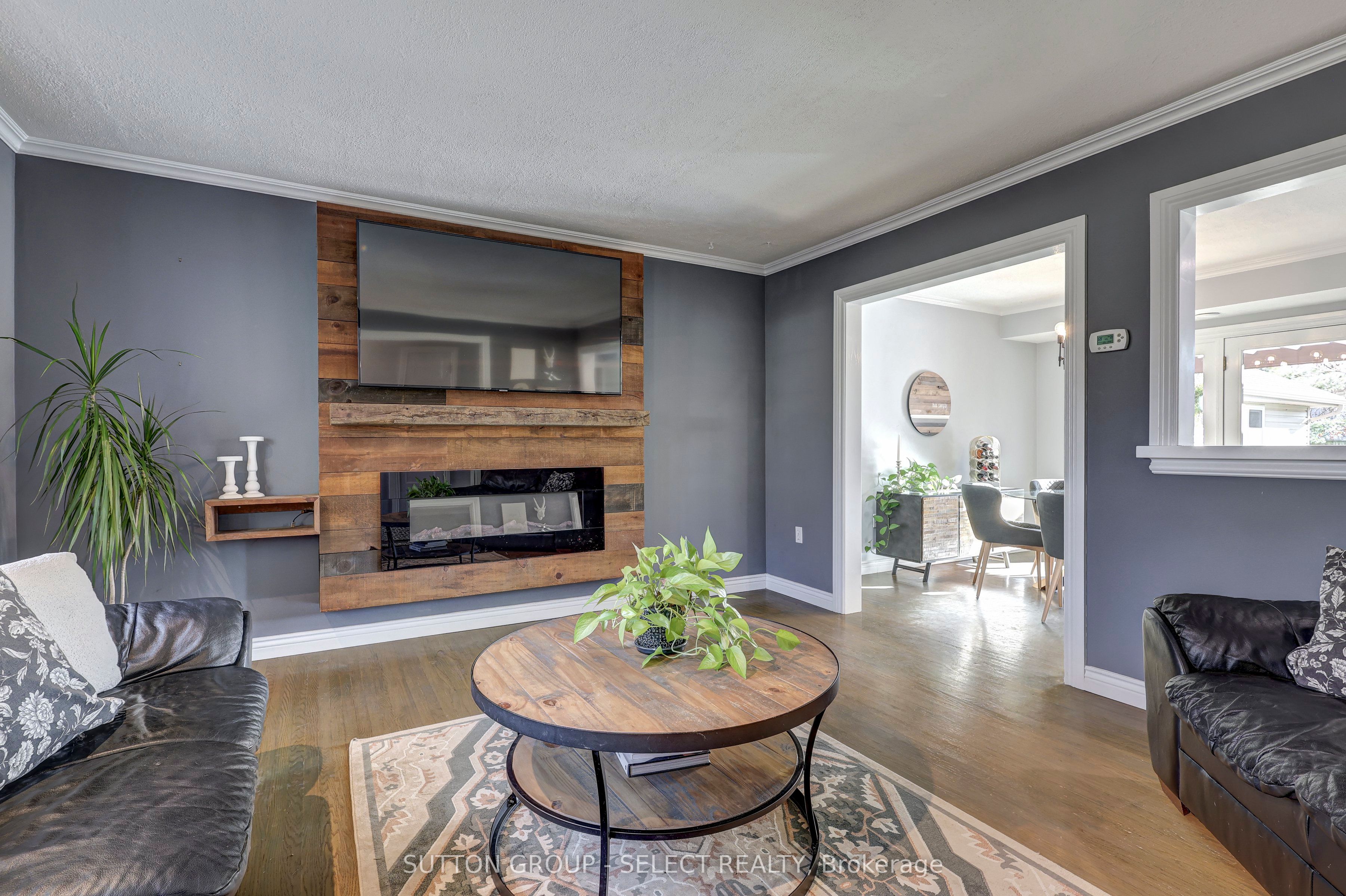 691 Algoma Avenue, London North, ON N5X 1W4