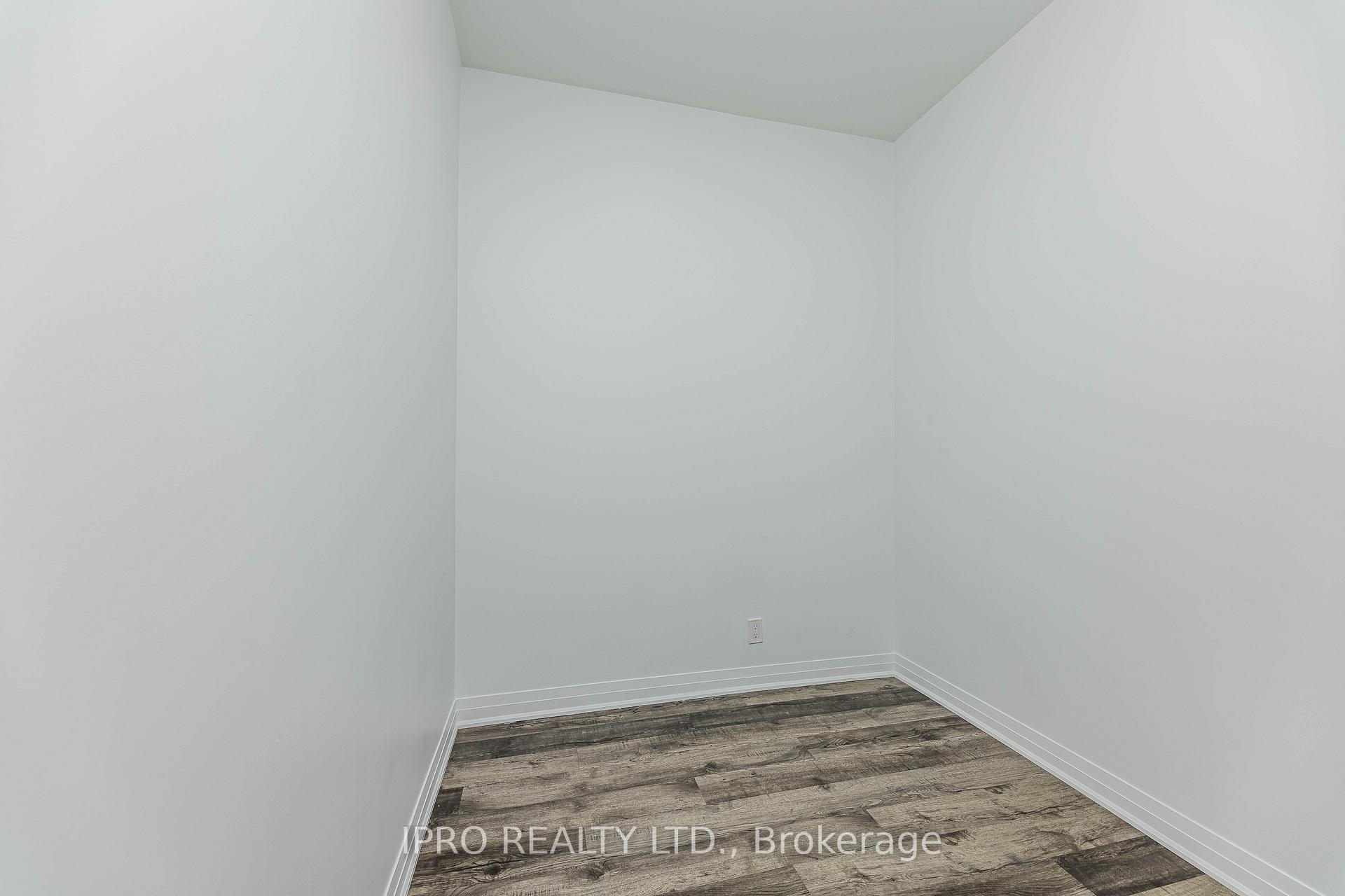 1 Bedroom Condo at 102 Grovewood Common, Oakville For sale