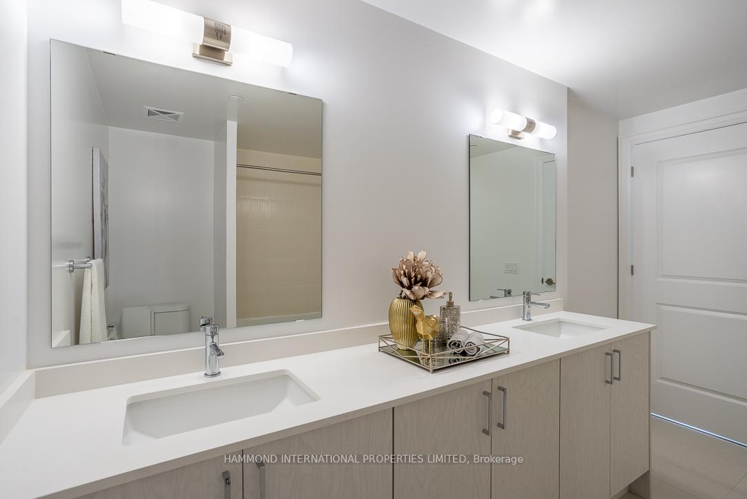 4 Bedrooms Condo at 20 Gatineau,  Vaughan For sale