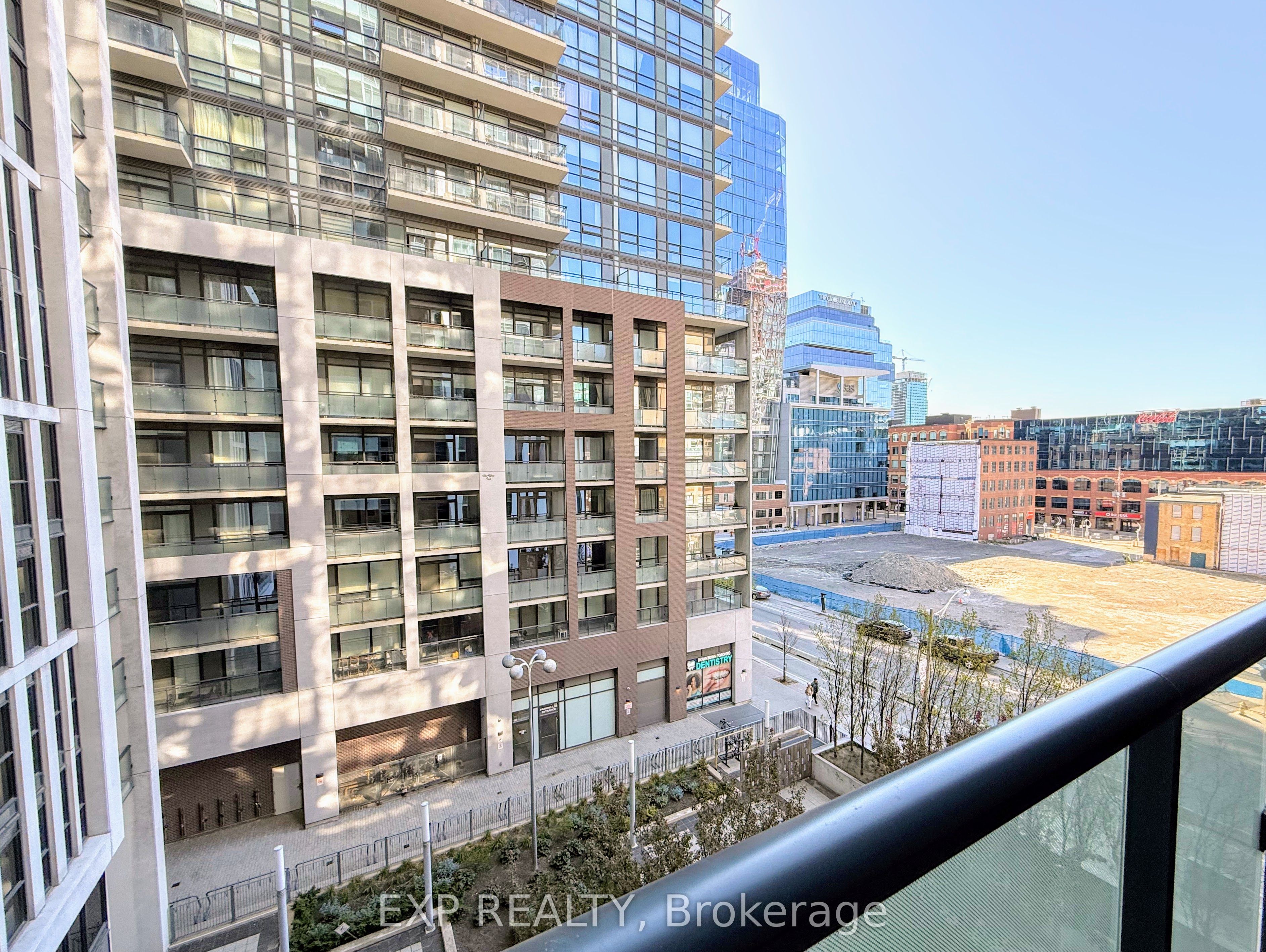 400 Adelaide Street E, ##702