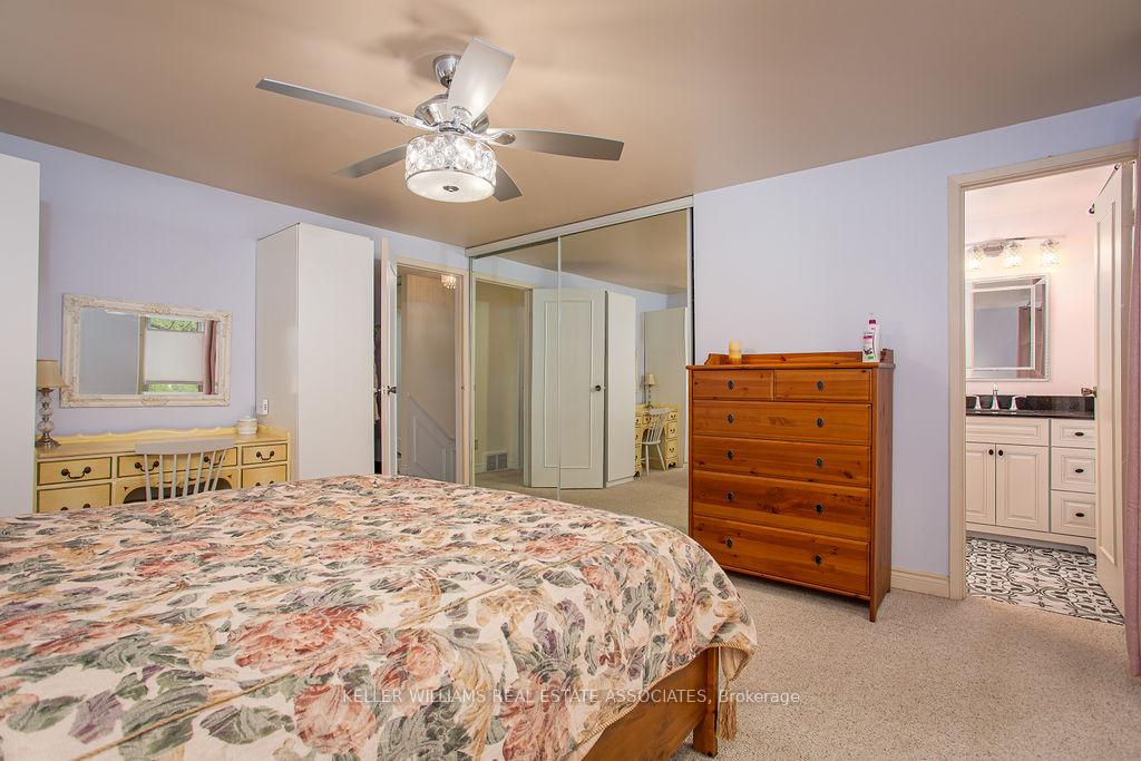 3 Bedrooms Condo at 2216 Upper Middle, Burlington For sale