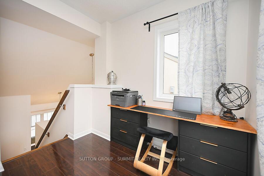 3 Bedrooms Condo at 633 DUNDAS,  Mississauga For sale