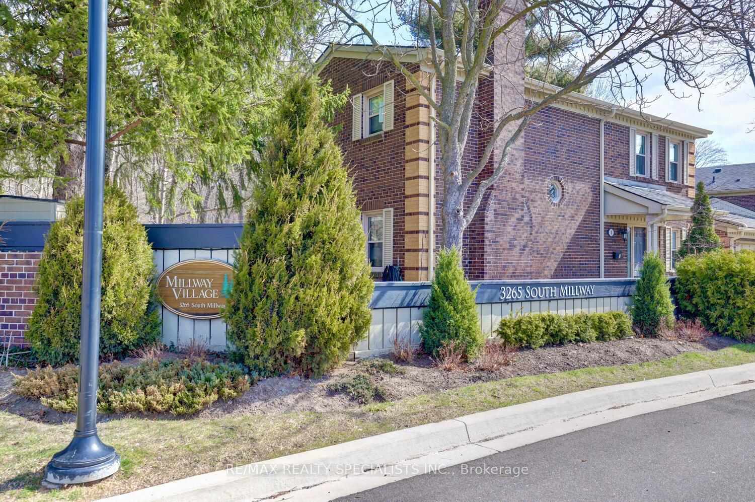 3 Bedrooms Condo at 3265 South Millway, Mississauga For sale