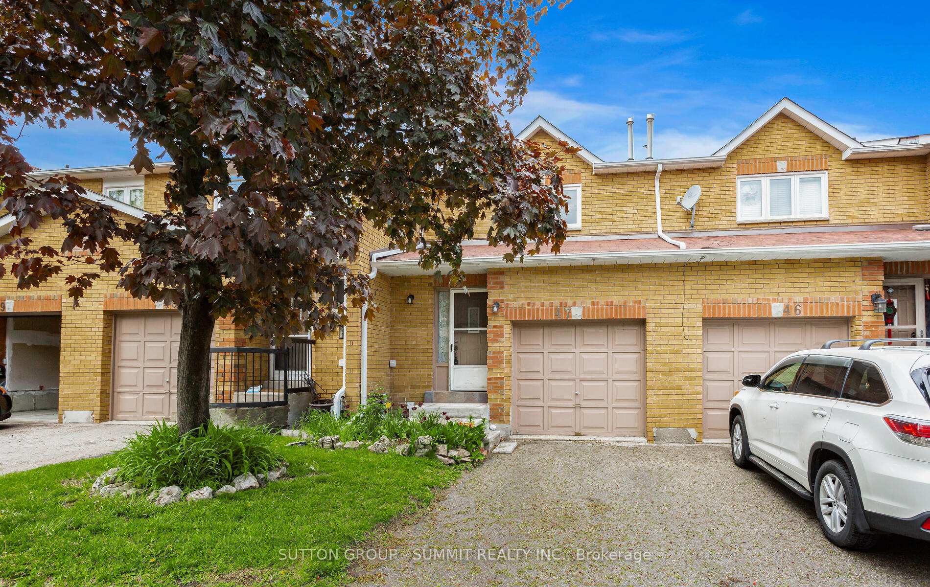 3 Bedrooms Condo at 550 Steddick, Mississauga For sale