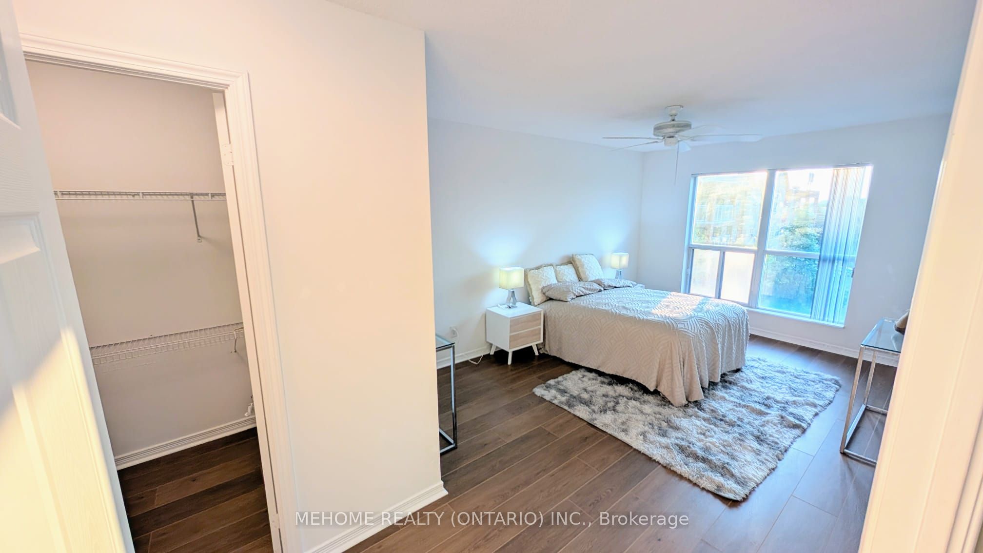 185 Oneida Crescent, #306