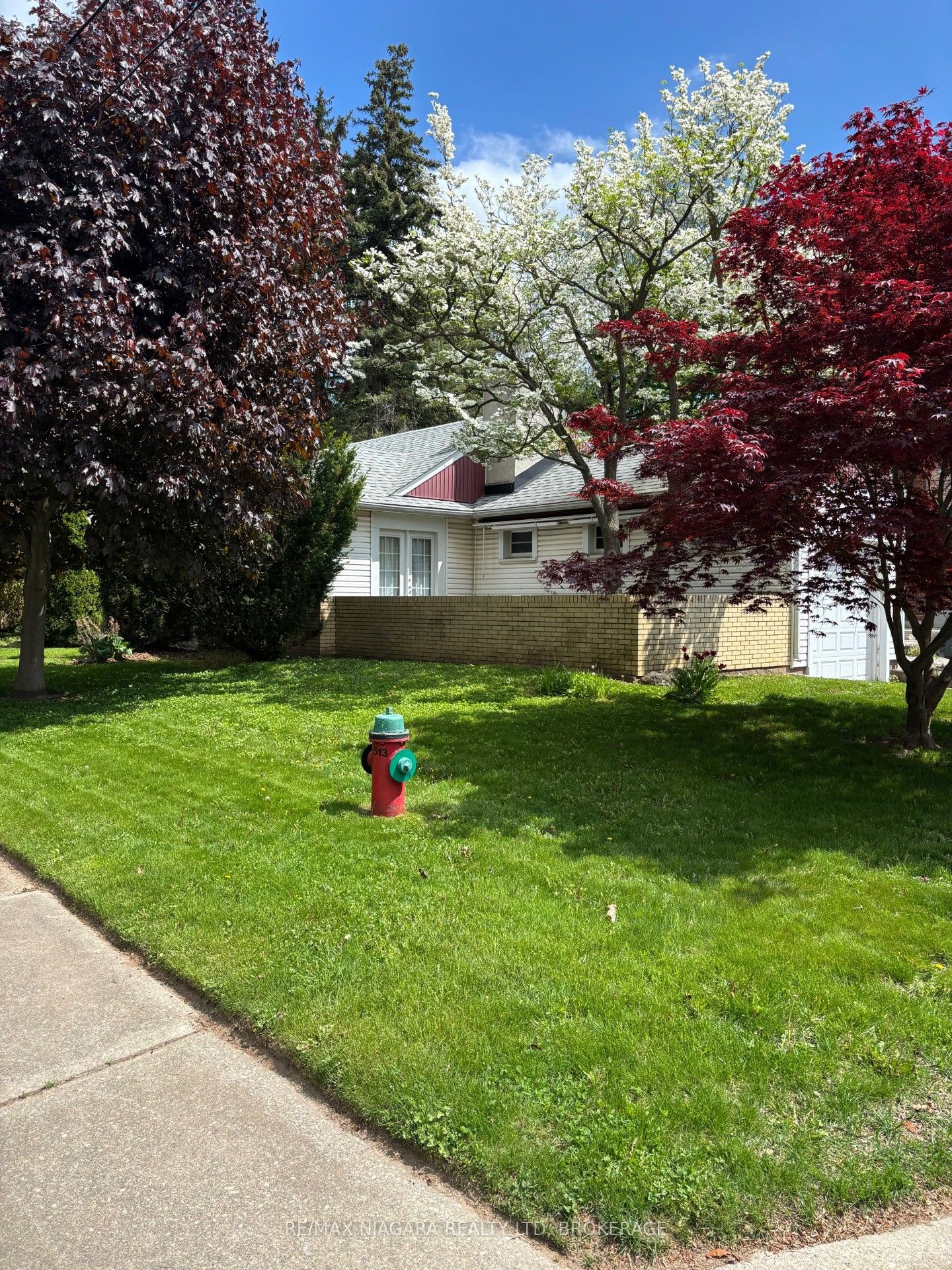 6022 Brookfield Avenue, Niagara Falls, ON L2G 5R5