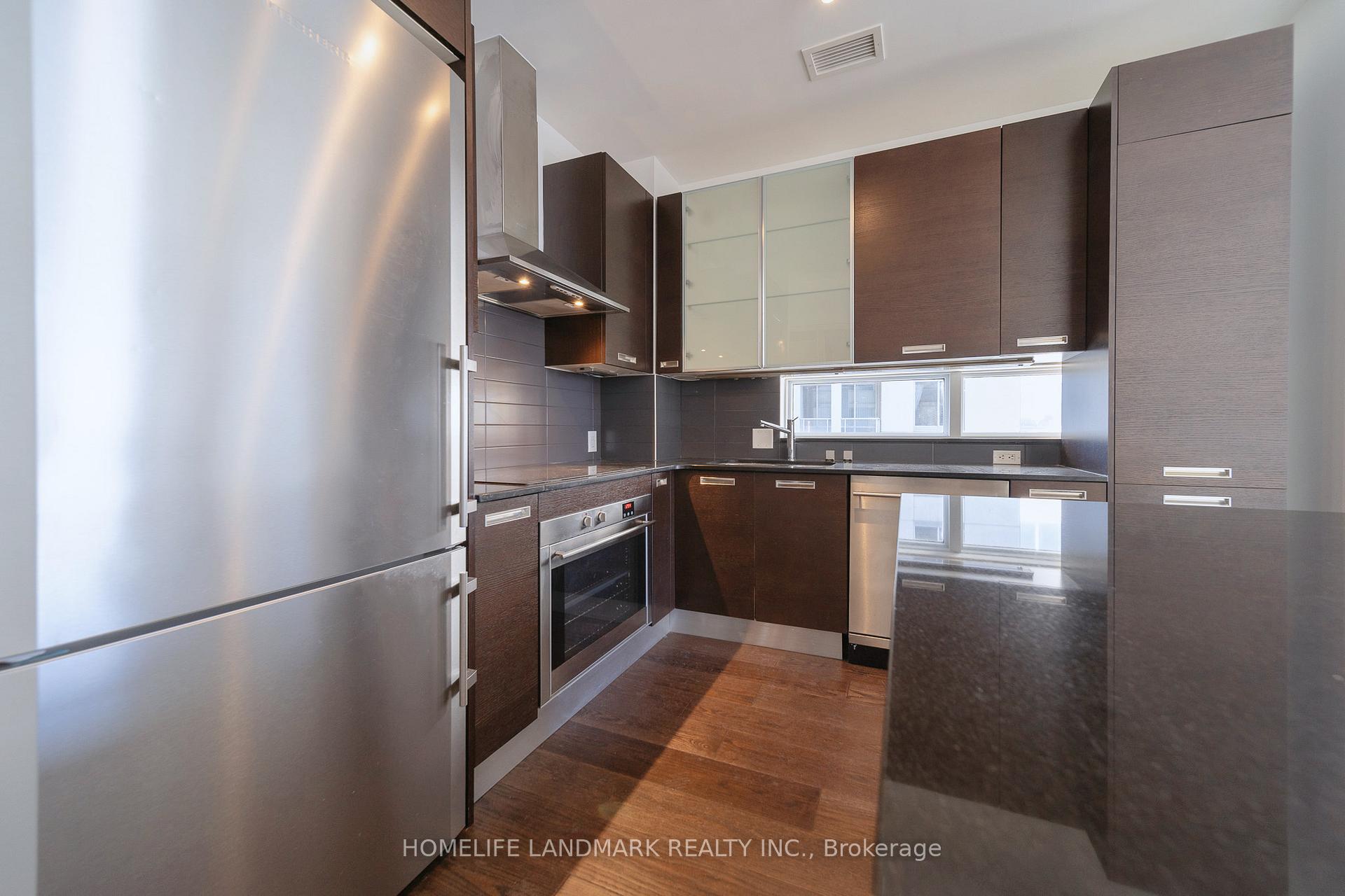 2 Bedrooms Condo at 21 Balmuto,  Toronto For sale