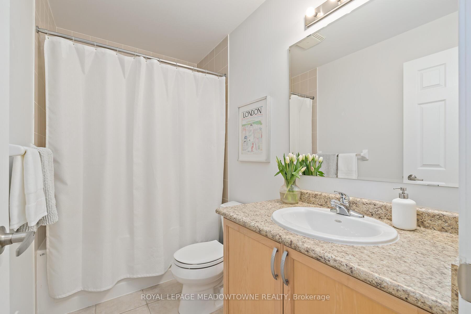 2 Bedrooms Condo at 2614 Dashwood, Oakville For sale