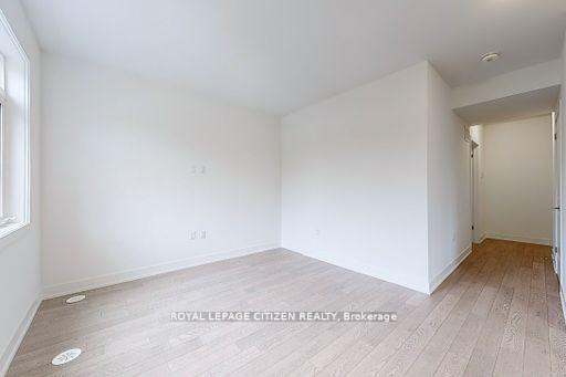 3 Bedrooms Condo at 1062 Douglas Mccurdy Comm, Mississauga For sale