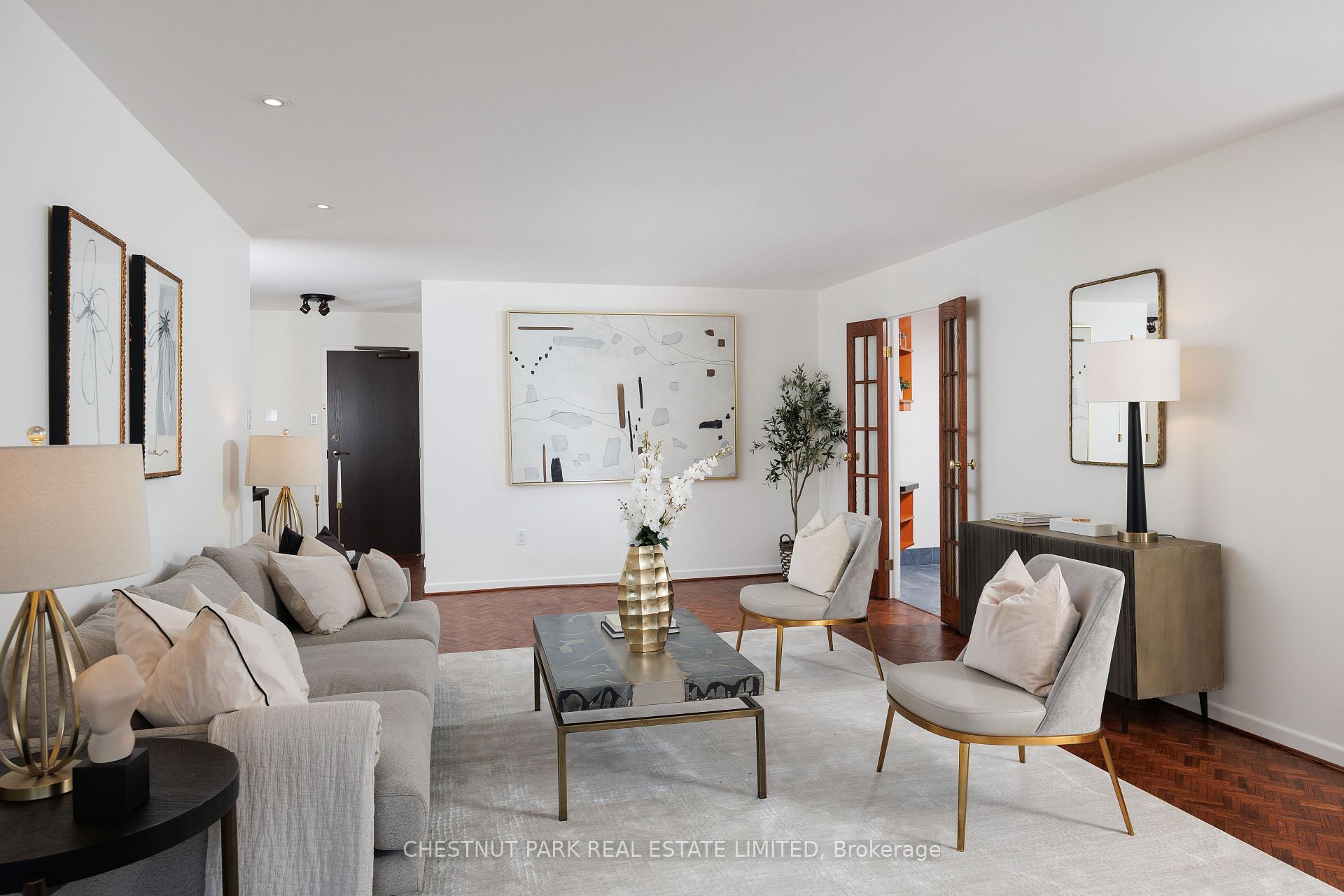 3 Bedrooms Condo at 62 Wellesley, Toronto For sale