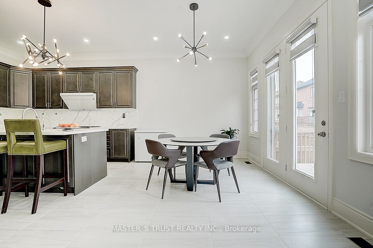 220 Wesmina Avenue, Whitchurch-Stouffville Stouffville