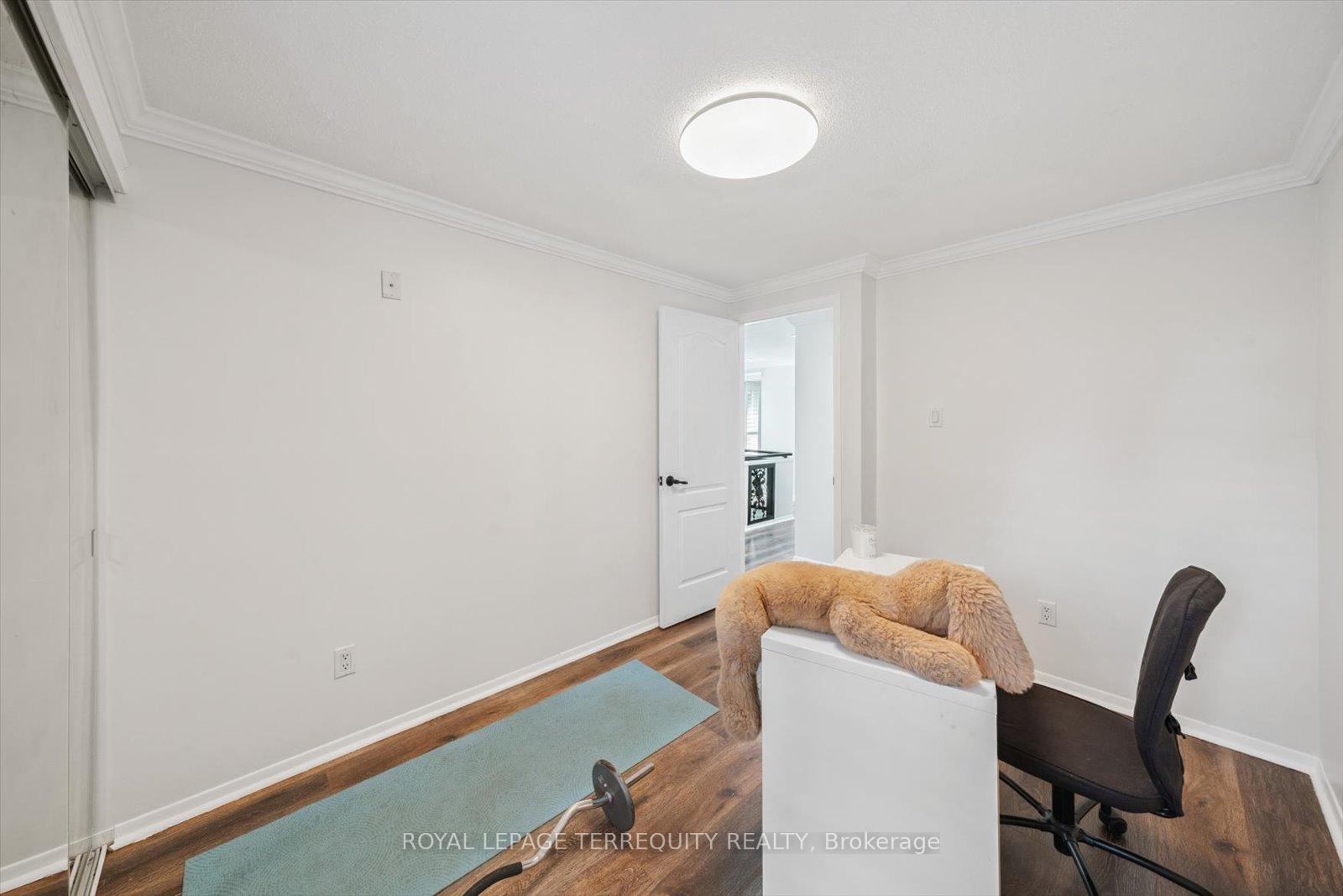 4 Bedrooms Condo at 1825 Hyde Mill, Mississauga For sale