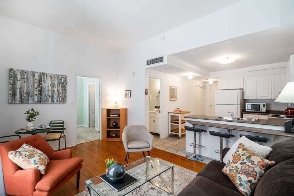 4189 Dundas Street W 204