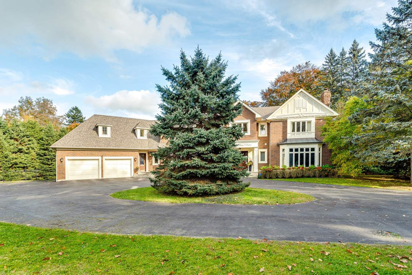 21 Ennisclare Drive