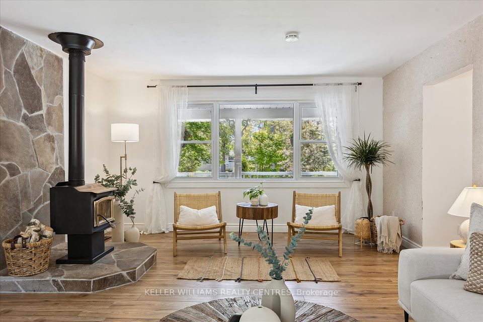26 Evans Avenue, Georgina, ON L0E 1R0