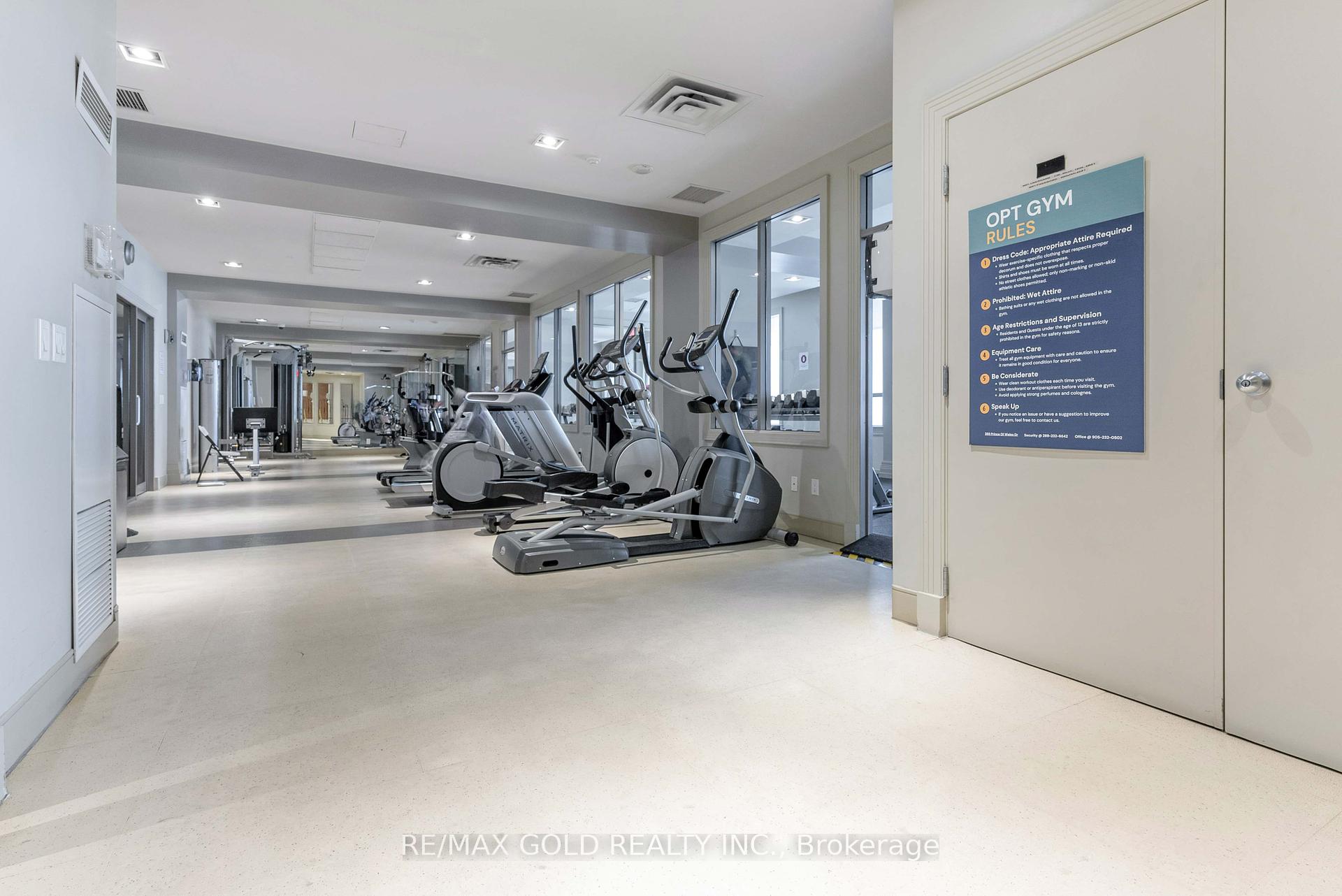 2 Bedrooms Condo at 388 Prince Of Wales, Mississauga For sale