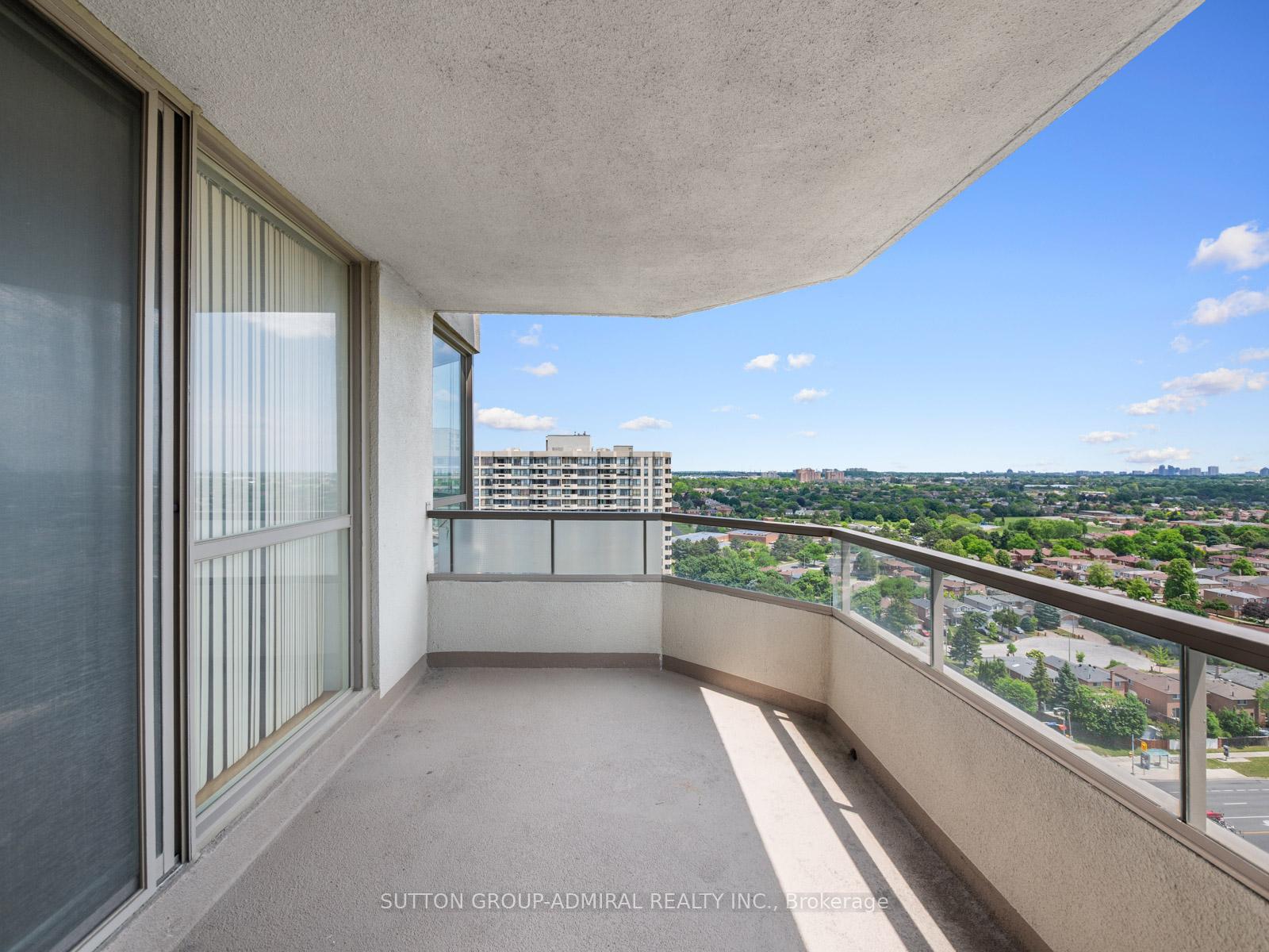 3 Bedrooms Condo at 175 Bamburgh, Toronto For sale