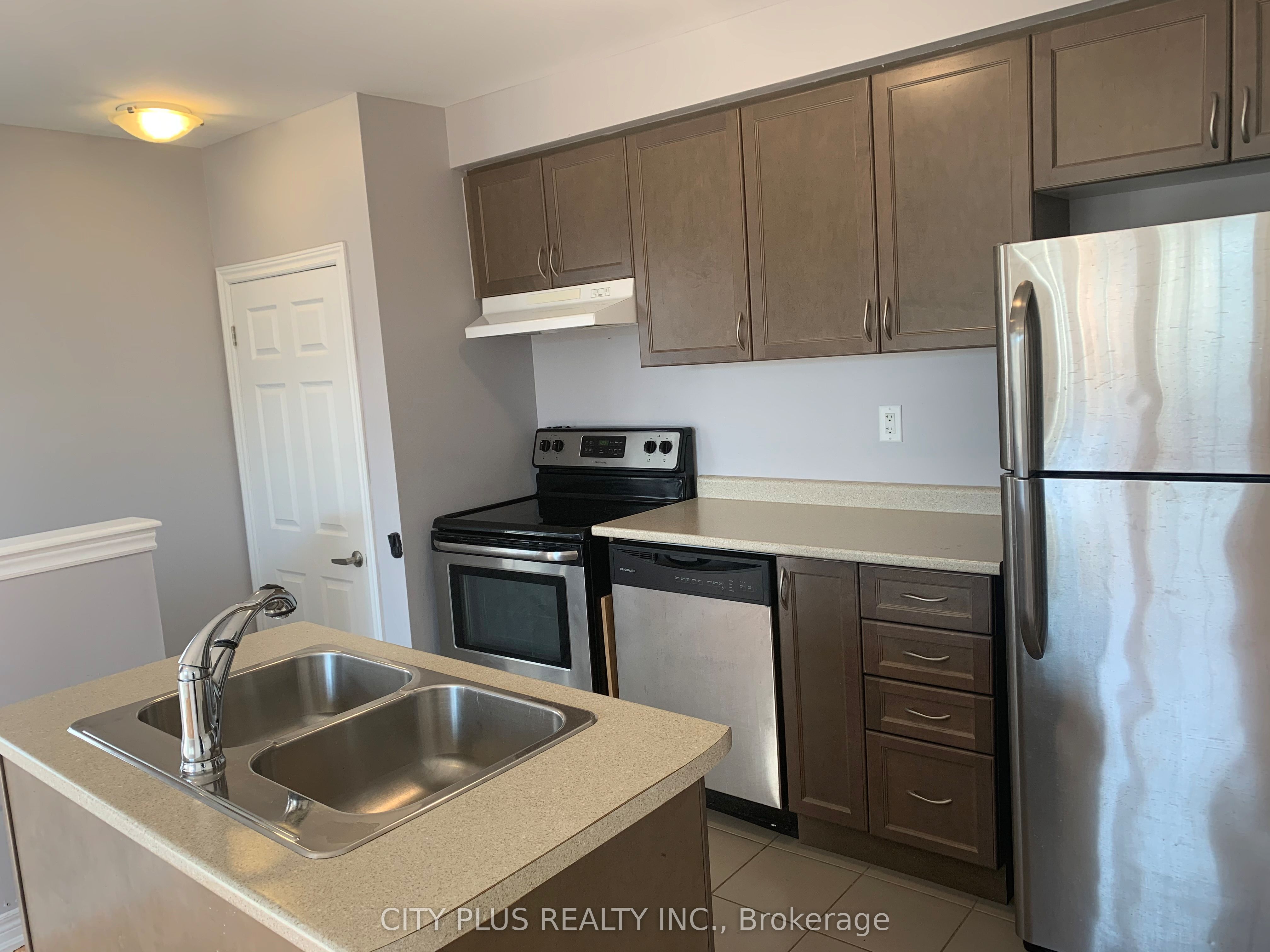 29 Vinod Road, #Coach House