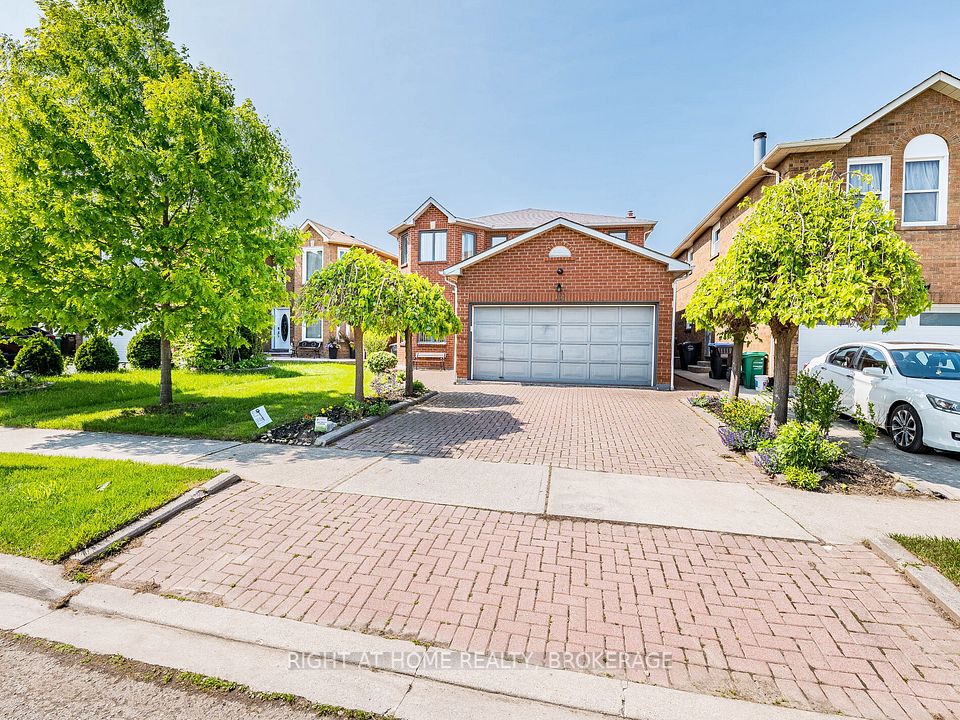 56 Cannon Crescent, Brampton, ON L6Y 4L7