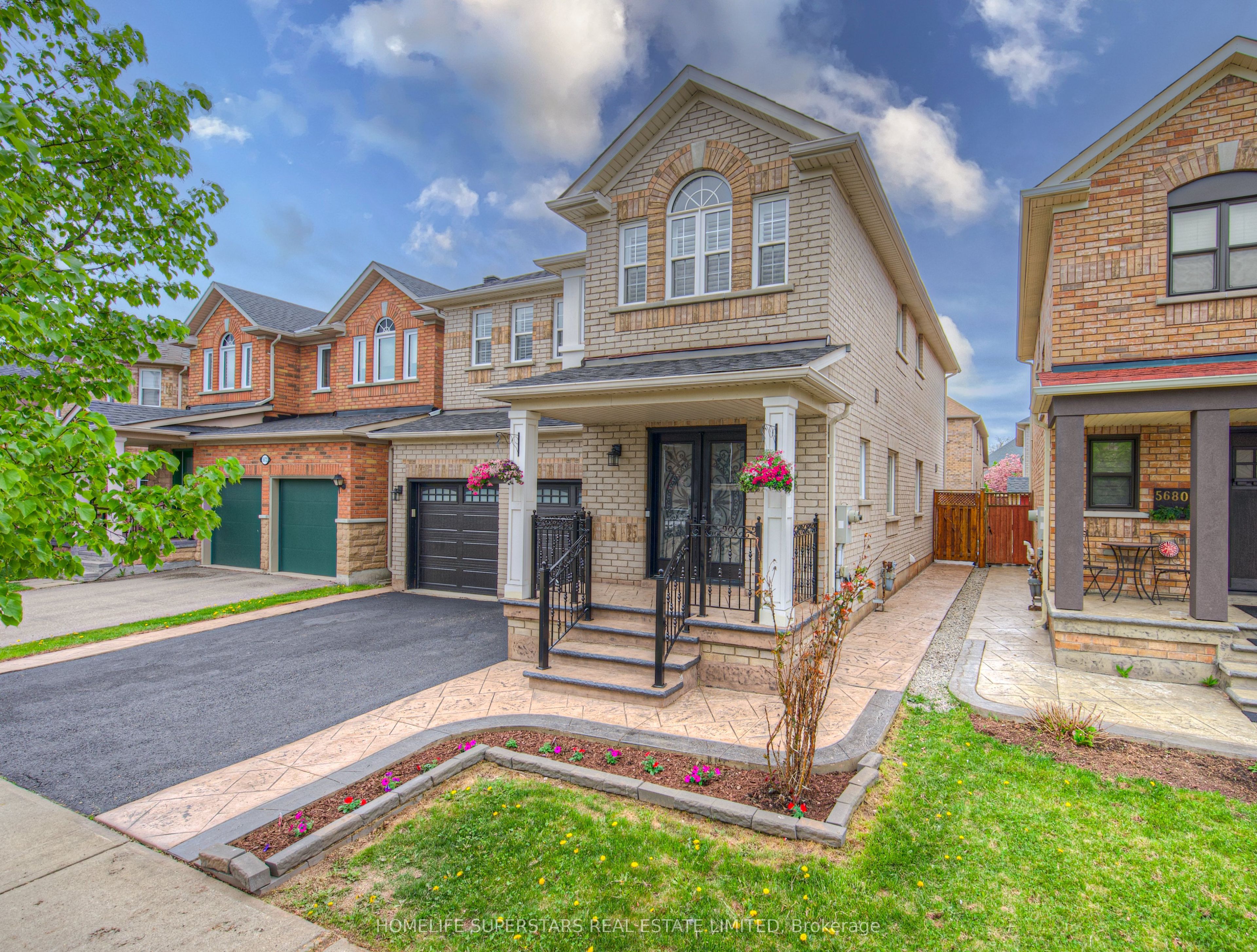 5676 Fantasia Manor