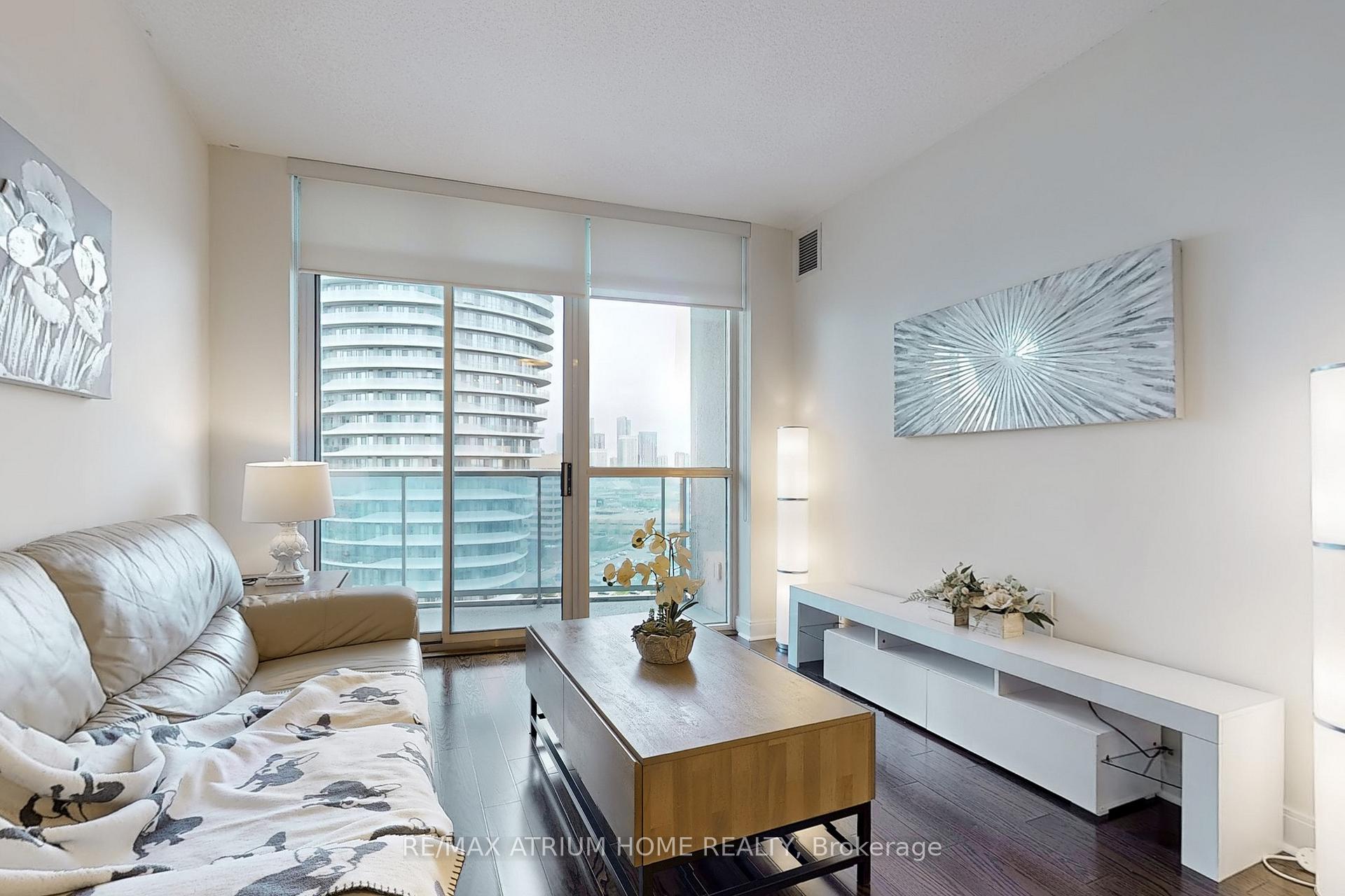2 Bedrooms Condo at 80 Absolute, Mississauga For sale